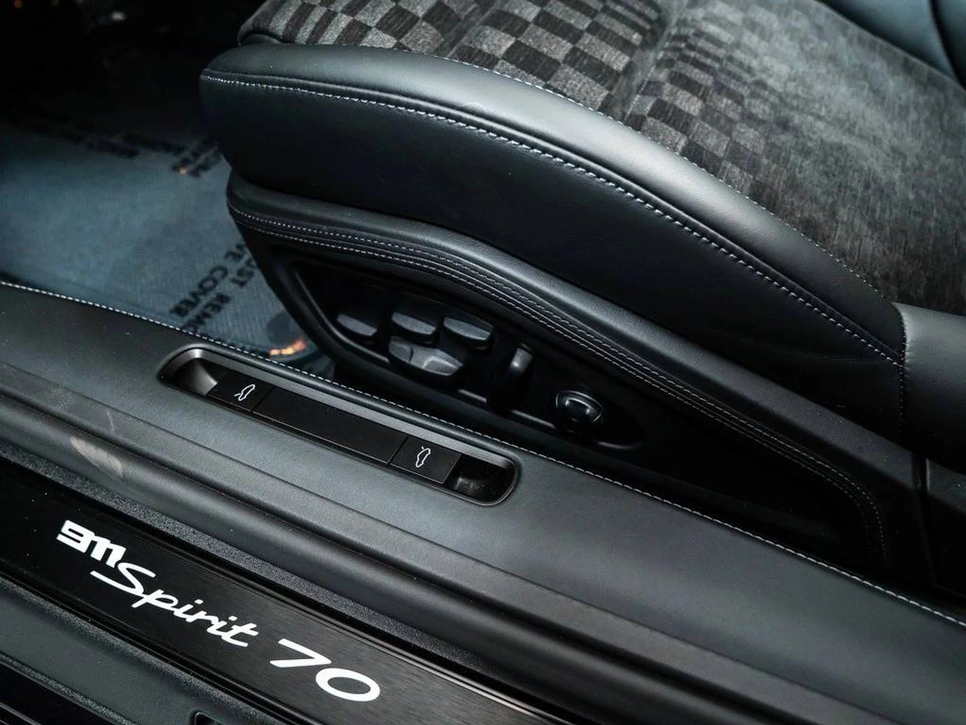 mph042_713115647_3a0b7553b041fb5e11b2e49cff8c7f8c_b4a8600f5c