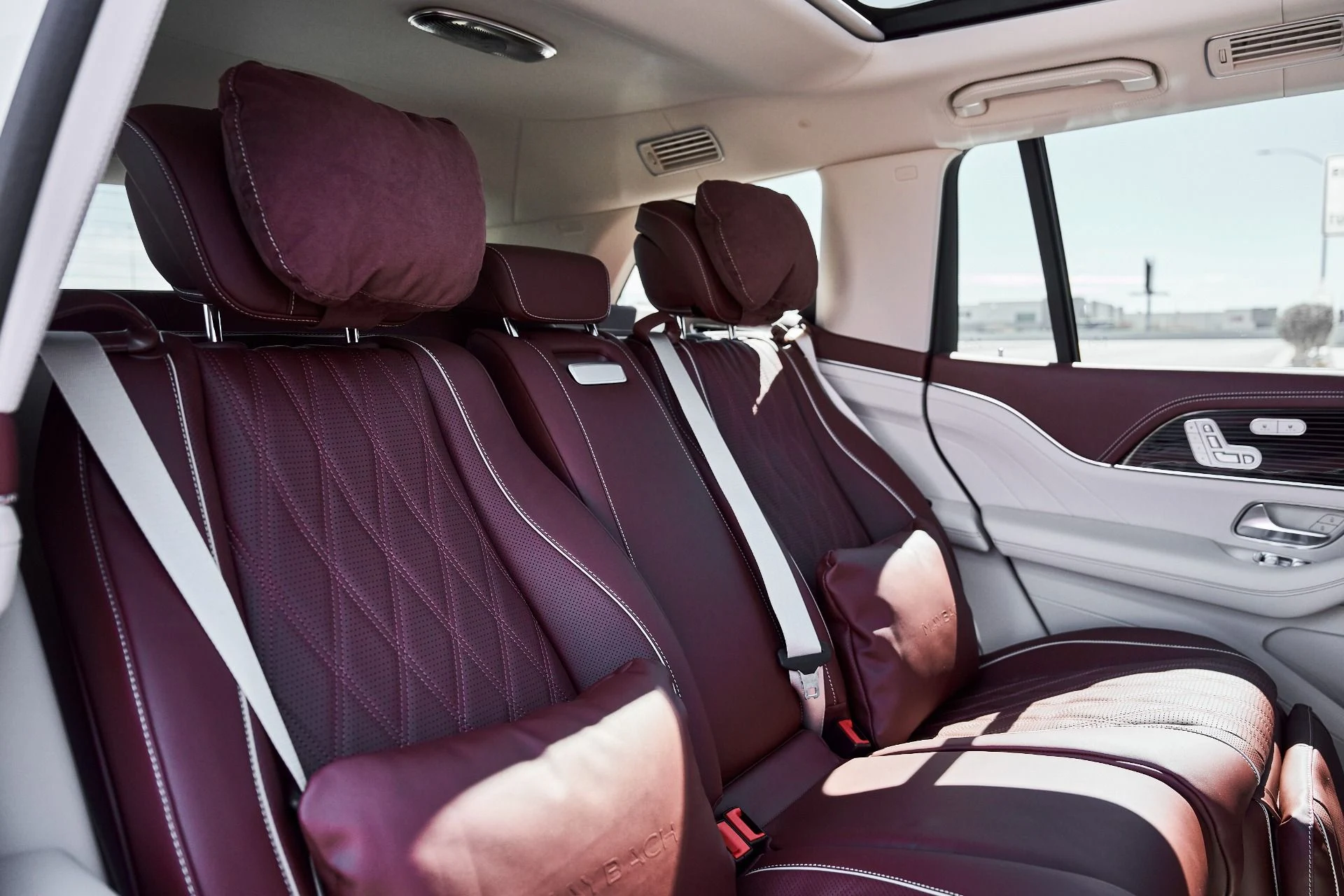 mph042_715663647_Used_2026_Mercedes_Benz_GLS_Maybach_GLS_600_1777074116_a8126223d3