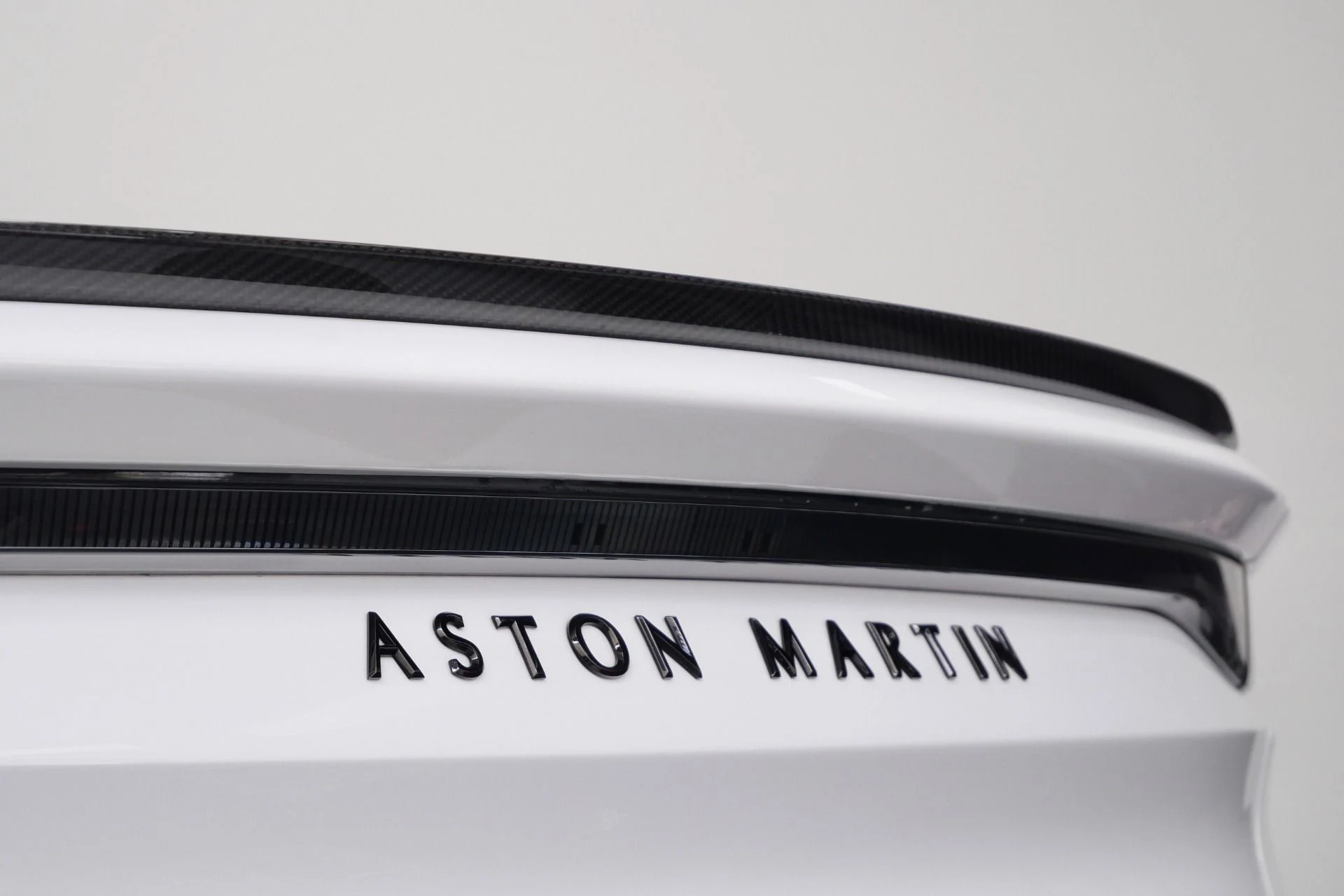 mph042_732403902_Used_2022_Aston_Martin_DBS_Superleggera_Volante_715_Horsepower_Low_Miles_Two_Tone_Interior_1780071319_2798abf832