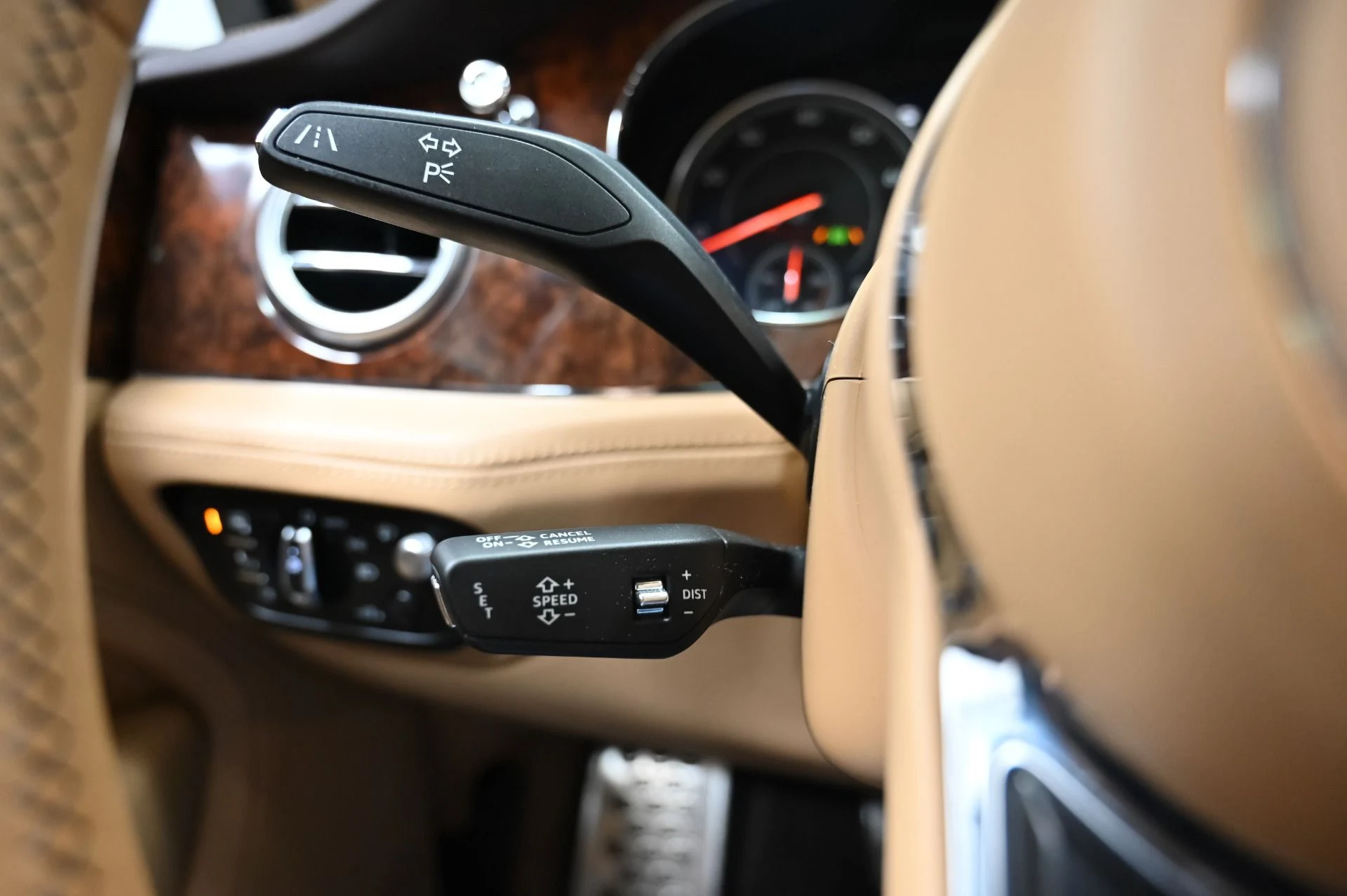mph042_734534693_Used_2017_Bentley_Bentayga_W12_1759876449_7e77774a66