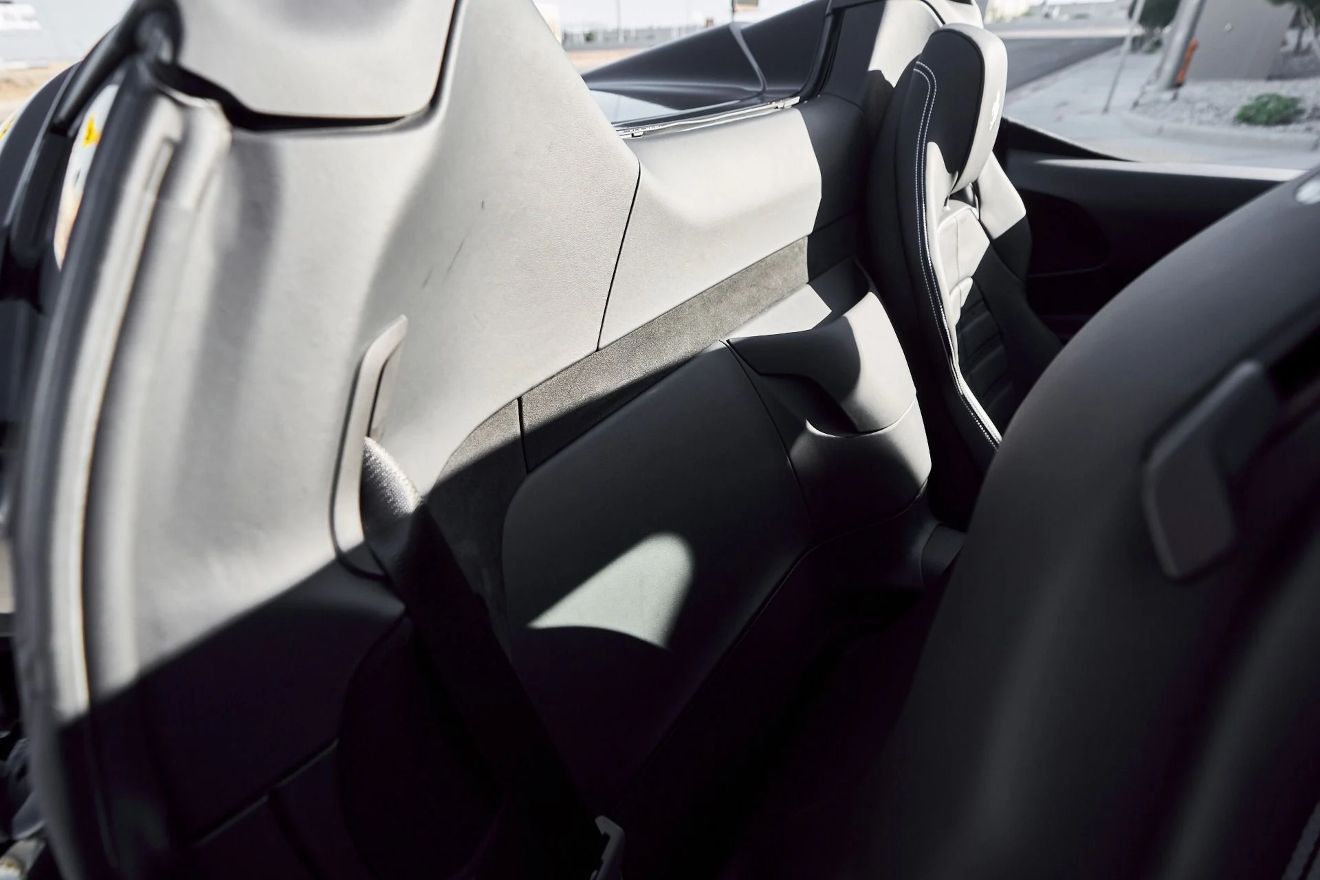 mph042_735175890_Used_2025_Ferrari_SF_90_Spider_1764059289_e21b3a9bda