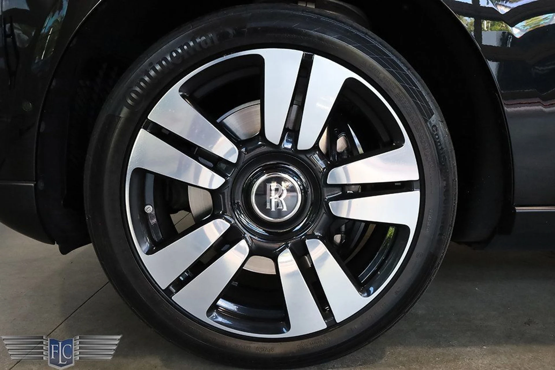 mph042_73653082_used_2019_rolls_royce_cullinan_sportutility_9689_22937203_43_1024_e3850a2b55