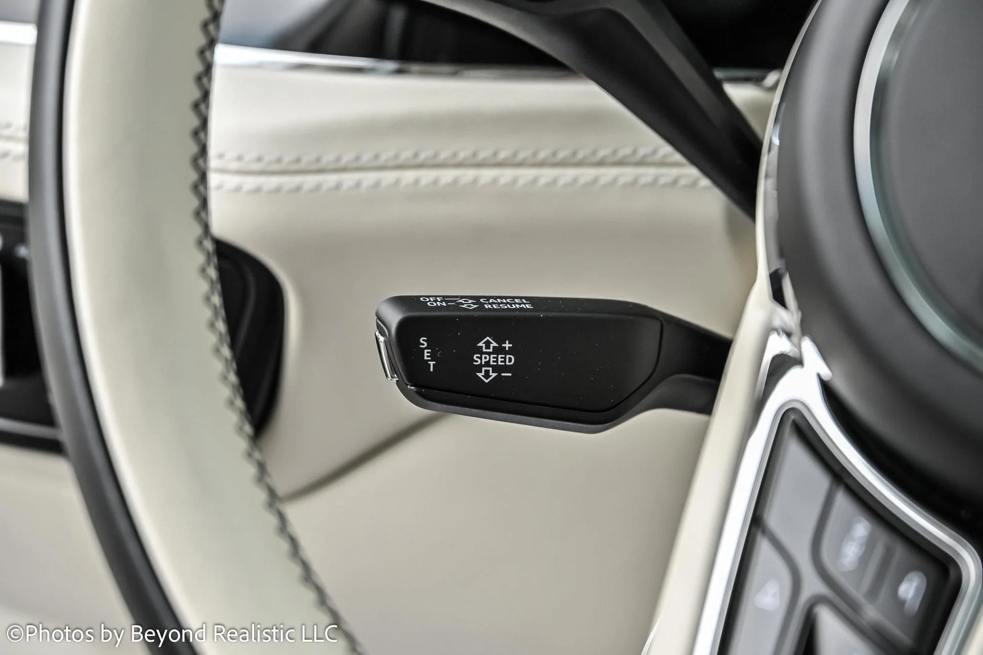mph042_748213763_Used_2022_Bentley_Bentayga_V8_Mulliner_Driving_Specification_1755763452_fef0704059