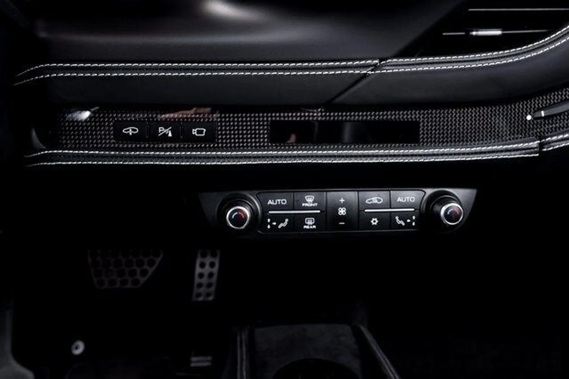 mph042_75435950_5654c13a84bc6de09f2b008cbf096b5bx_6ff910a718