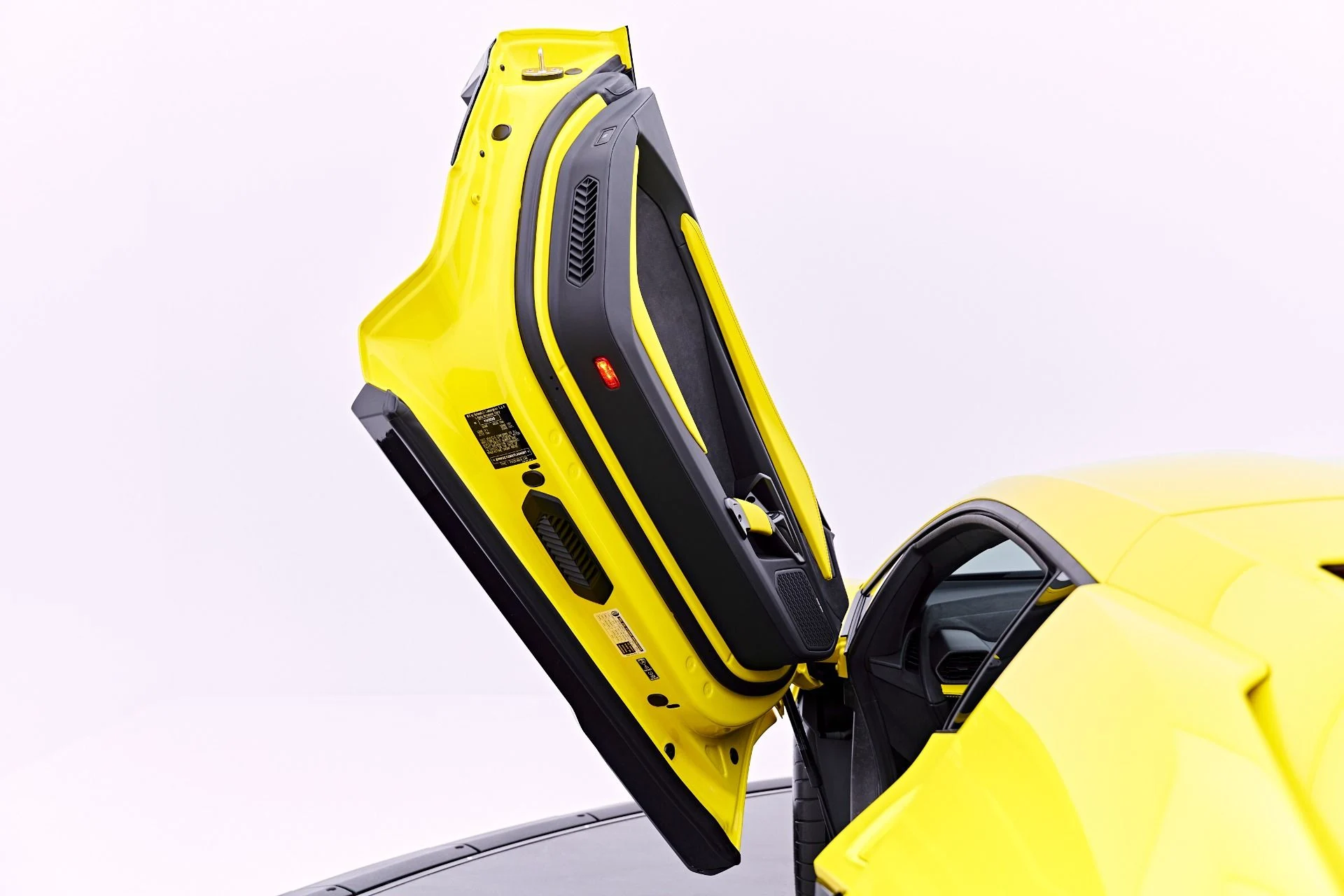 mph042_761238201_Used_2026_Lamborghini_Revuelto_Base_1782198272_81722a697c