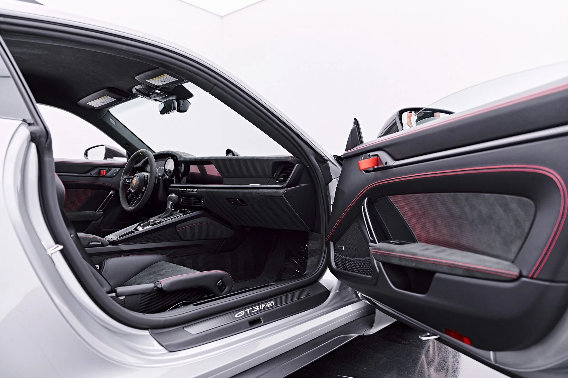 mph042_781808369_Used_2025_Porsche_911_GT_3_RS_1785791028_377d2b5293