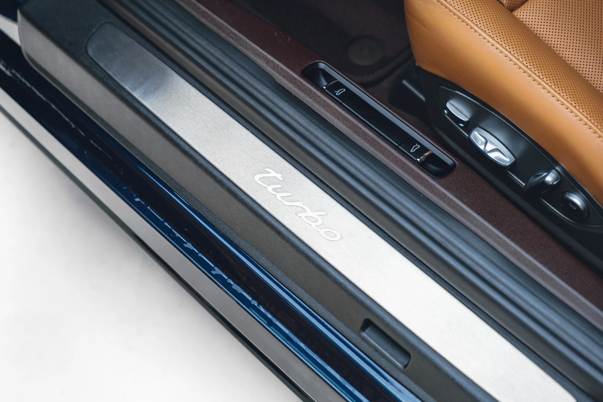 mph042_789265460_Used_2019_Porsche_911_Turbo_1781652619_75241a4f8d