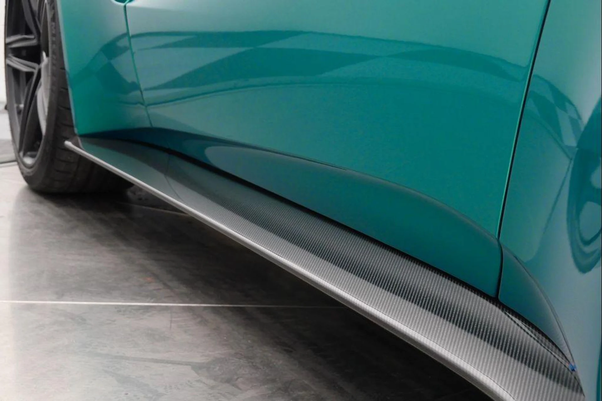 mph042_790856324_o_Gg_D4_ER_8_FG_6_B_Ne1oo_L14q1_H_Gc8_Q_180845595c