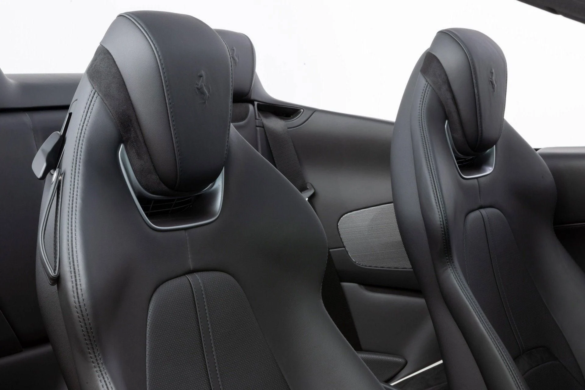 mph042_796911990_Used_2024_Ferrari_Roma_Spider_1777382691_15175e420e