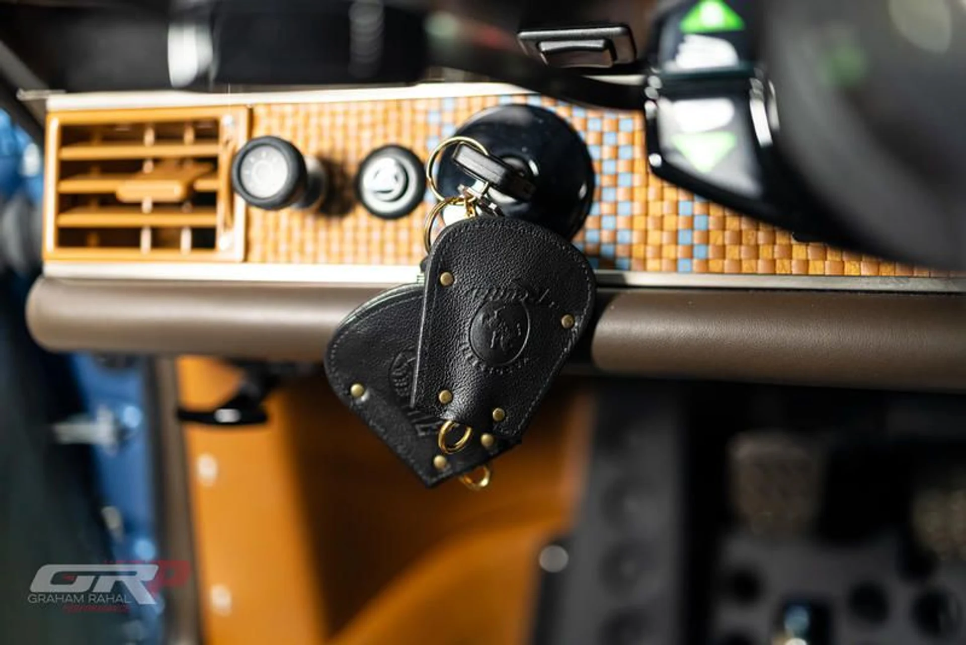 mph042_80035650_5_EE_3684_B_2_F7_E_4865_9_DA_7_4_CC_122_A14_B8_E_0b779432a7