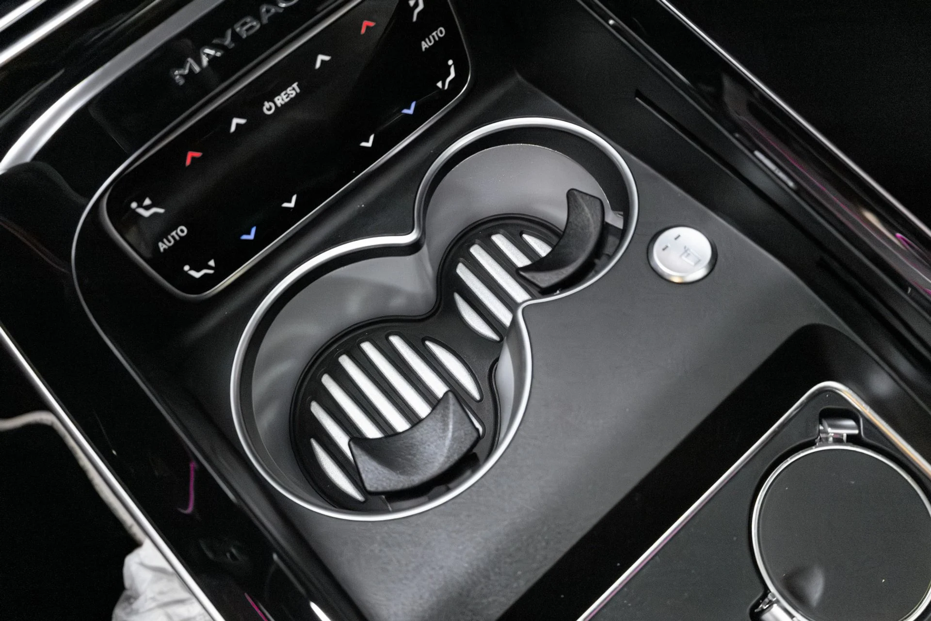 mph042_804033878_Used_2024_Mercedes_Benz_S_Class_Maybach_S_680_4_MATIC_1766187081_7ff42a1b3d