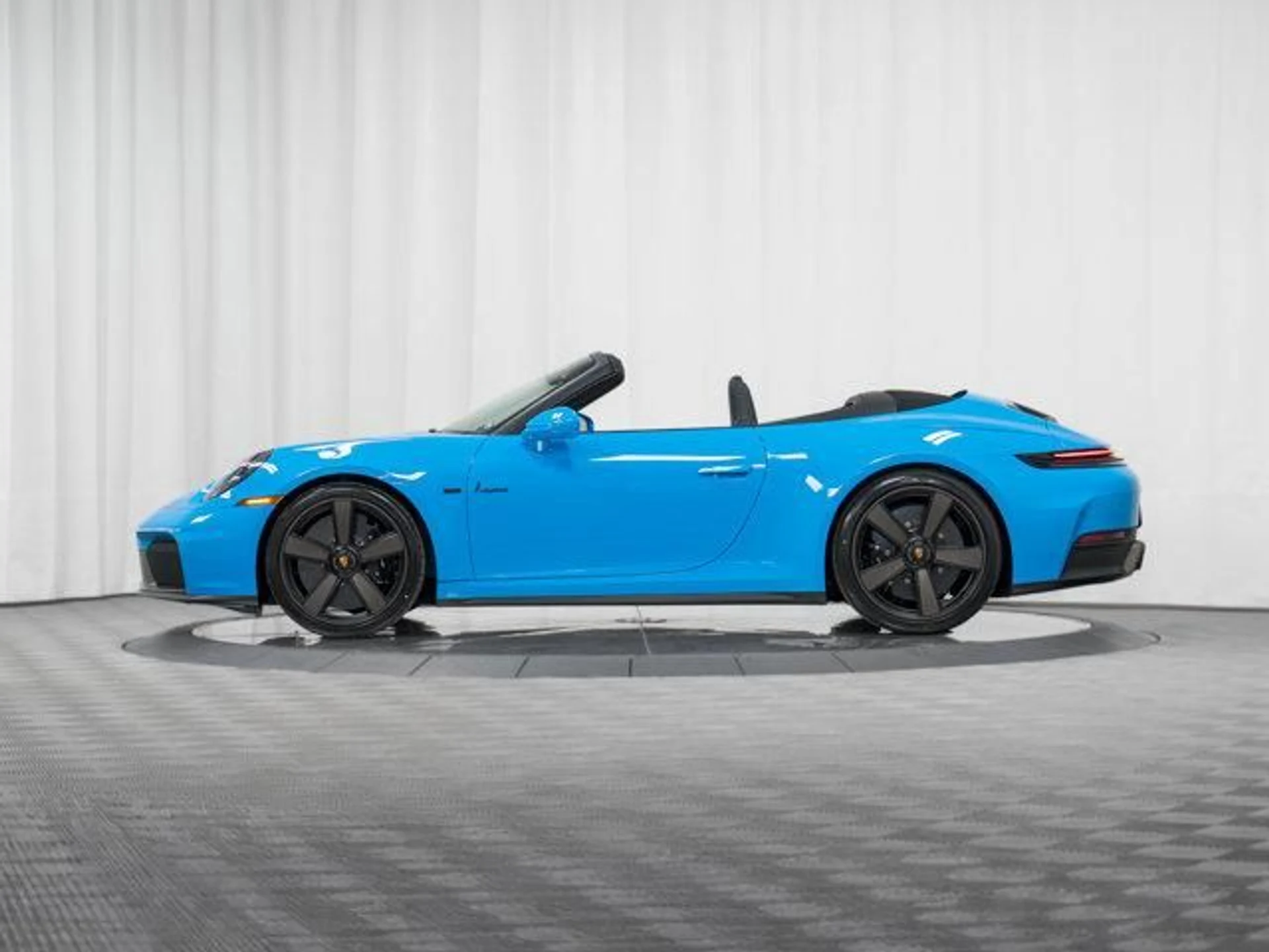 mph042_806042075_q_Wy_UY_79_V6e2_DBX_w_KB_Xd_Ff1mh_E_c92cf20822