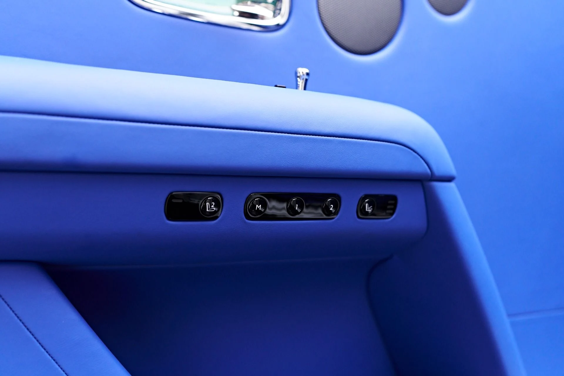 mph042_810350576_Used_2024_Rolls_Royce_Ghost_Base_1757190838_b2a1bd3f3b