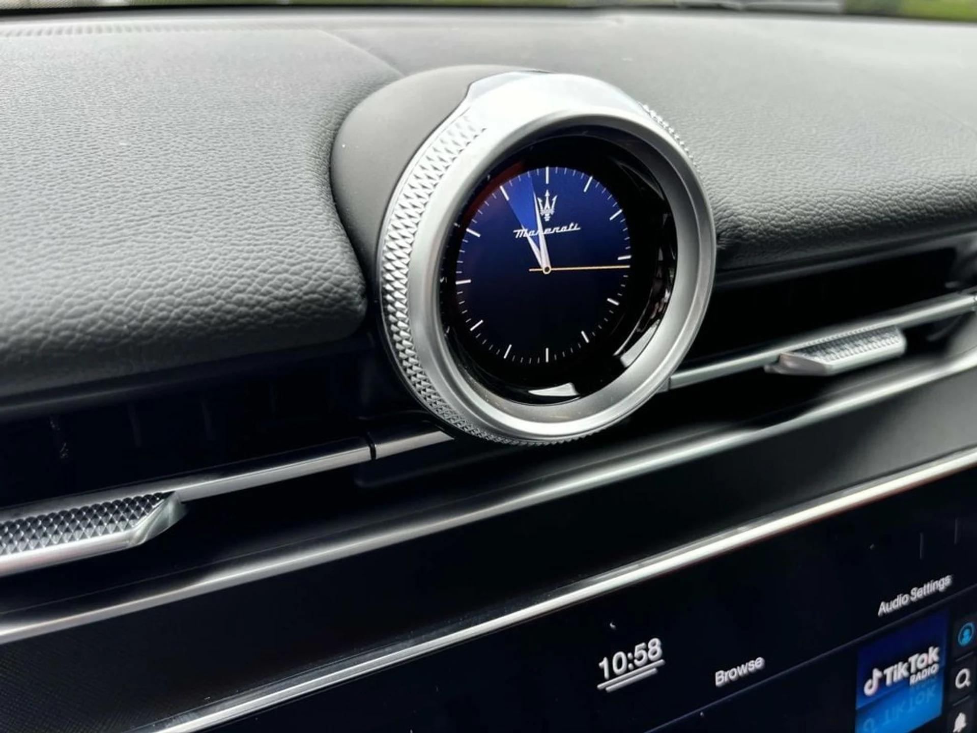 mph042_822707441_3854007fb2c0515b02001afec69581f0x_adb0811033