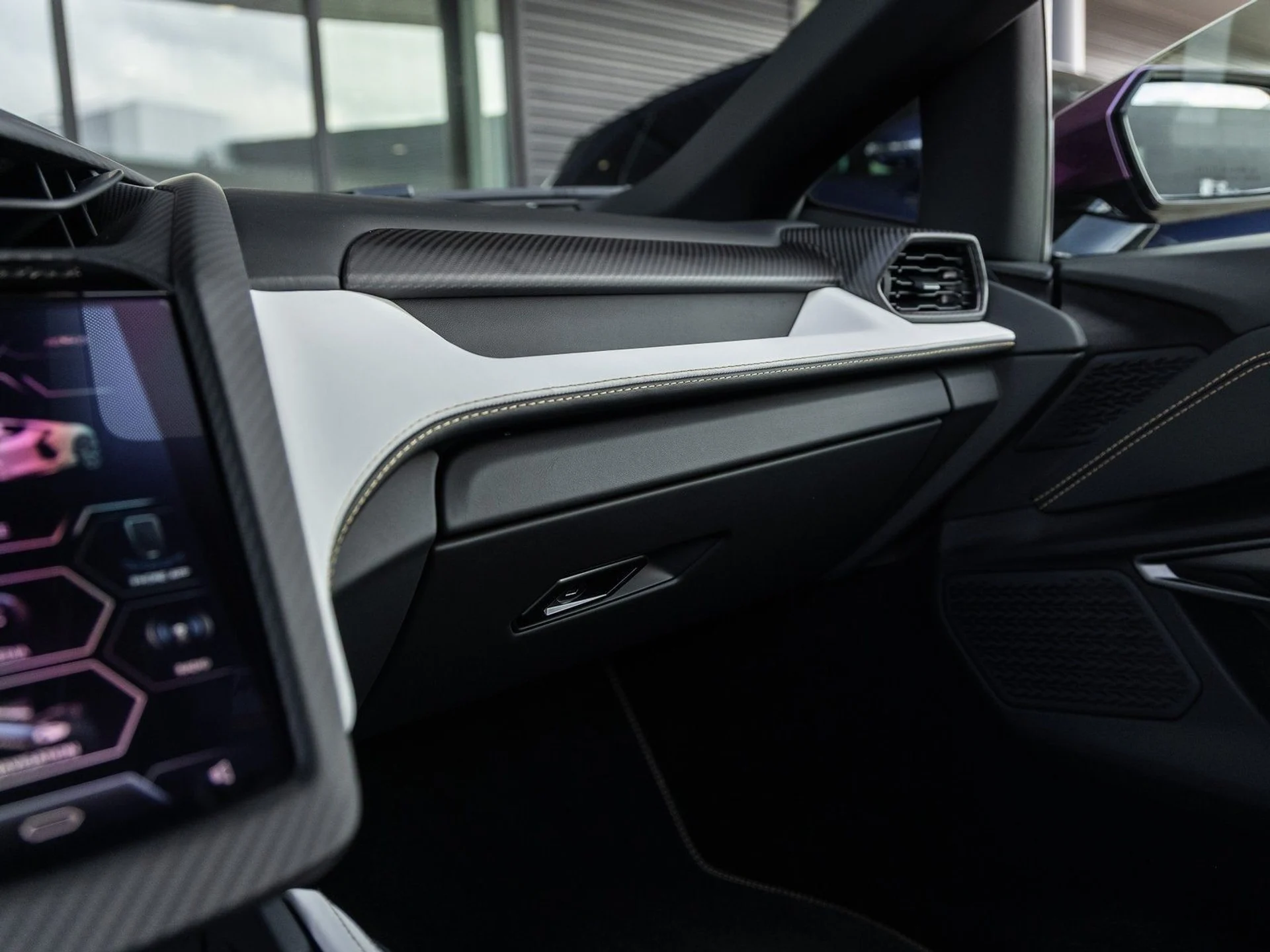 mph042_82445211_43_2789bd56d4