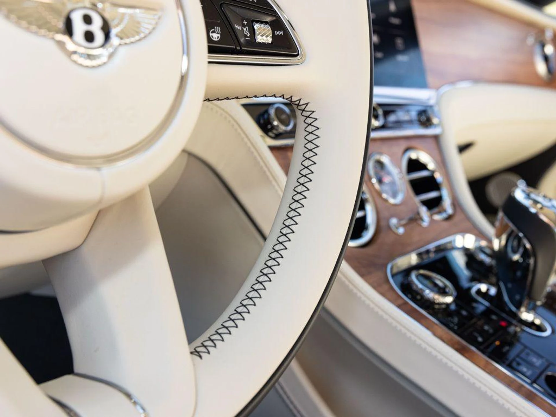 mph042_837052362_499141765_69a452fa0431bab765b4b41e_8f51341328