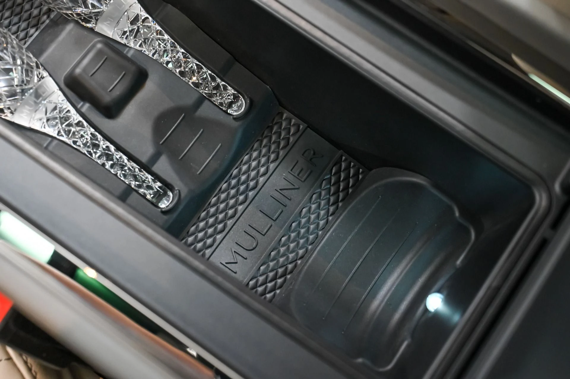 mph042_84447371_Used_2018_Bentley_Bentayga_Mulliner_1757711699_1b9bad7dbe