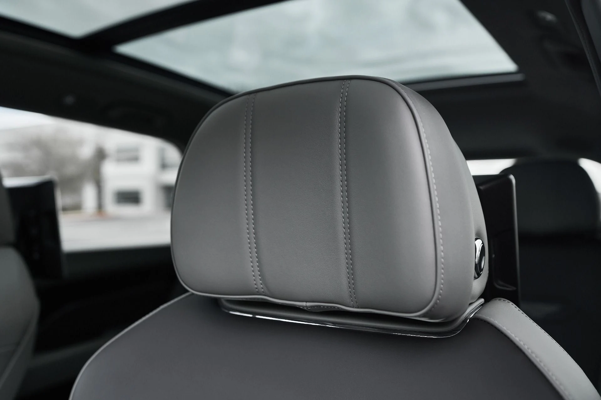 mph042_847534674_Used_2023_Bentley_Bentayga_EWB_Azure_1763502536_a5b508bed3