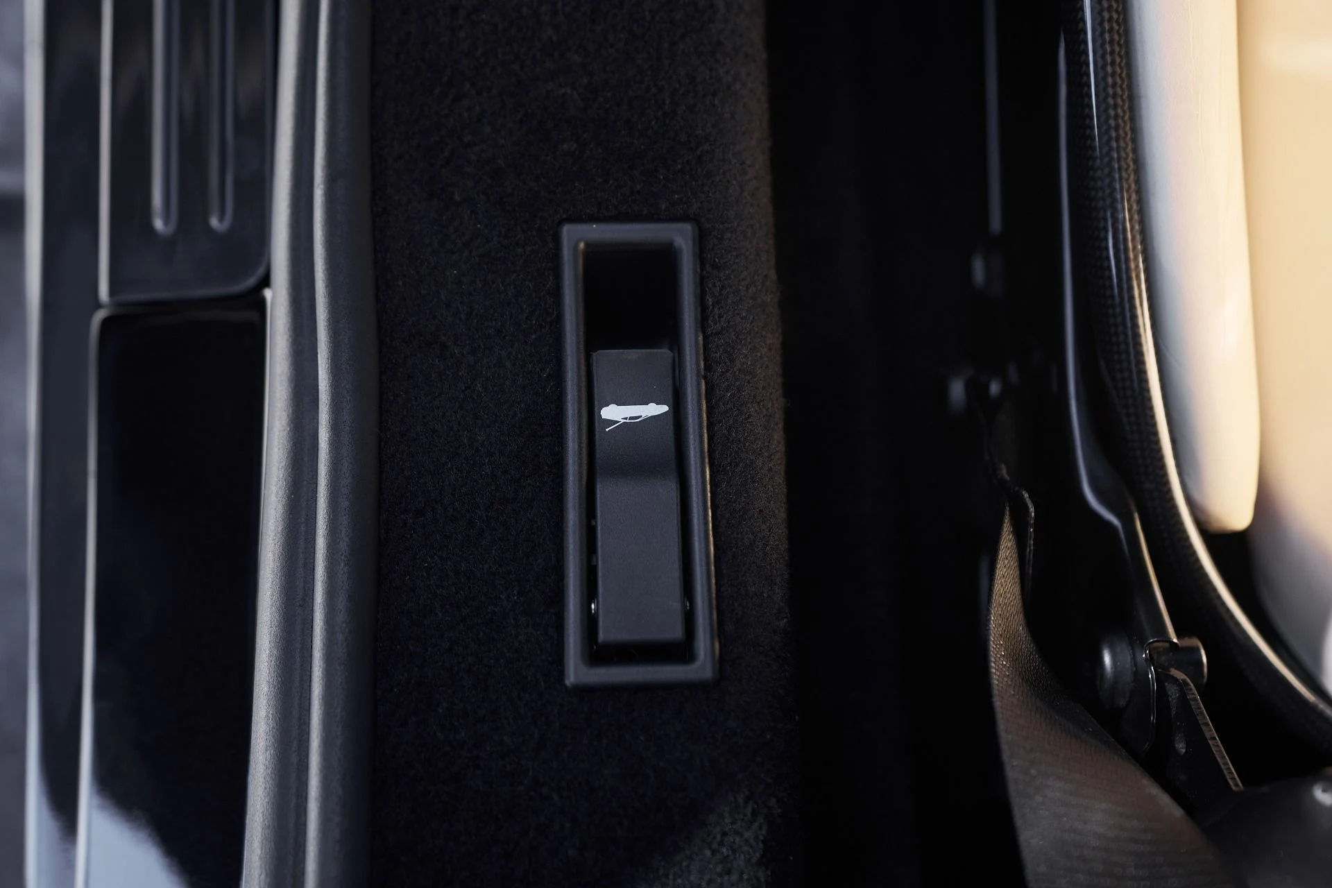 mph042_852120420_Used_2022_Ferrari_SF_90_Stradale_Base_1760227007_0f264b91bc