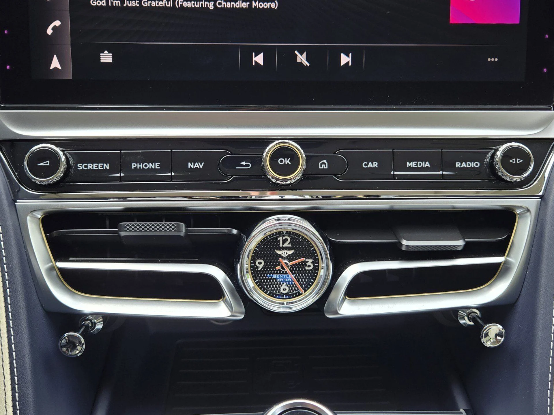 mph042_853015353_f45a341e45675e1e0a4a29a47799cbdbx_0b6c43dcad