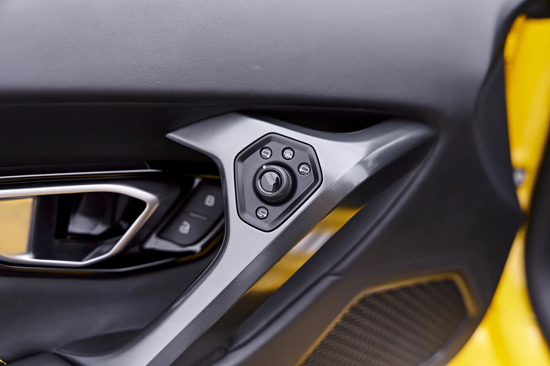 mph042_857989935_Used_2018_Lamborghini_Huracan_LP_580_2_S_1784246843_c8c22942f9