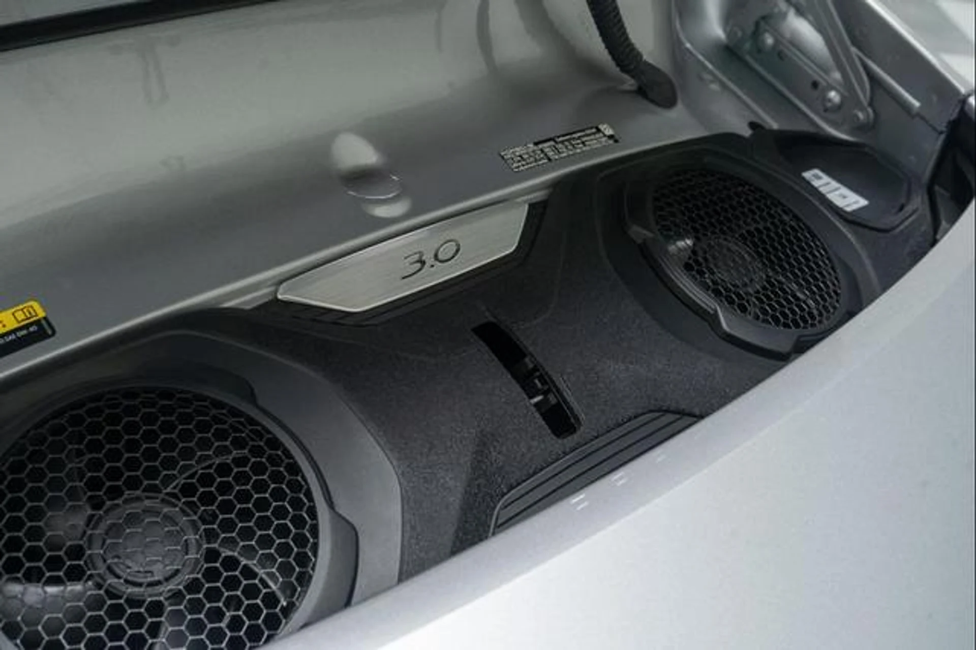 mph042_861432869_s_Wwz_Y_Cu_xy_Cxd4_Mxw4_A8eu0q8_d205b299af