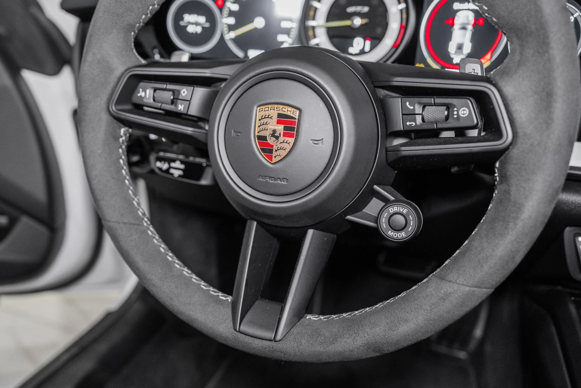 mph042_870888105_Used_2022_Porsche_911_GT_3_1767714919_0cac2b310b