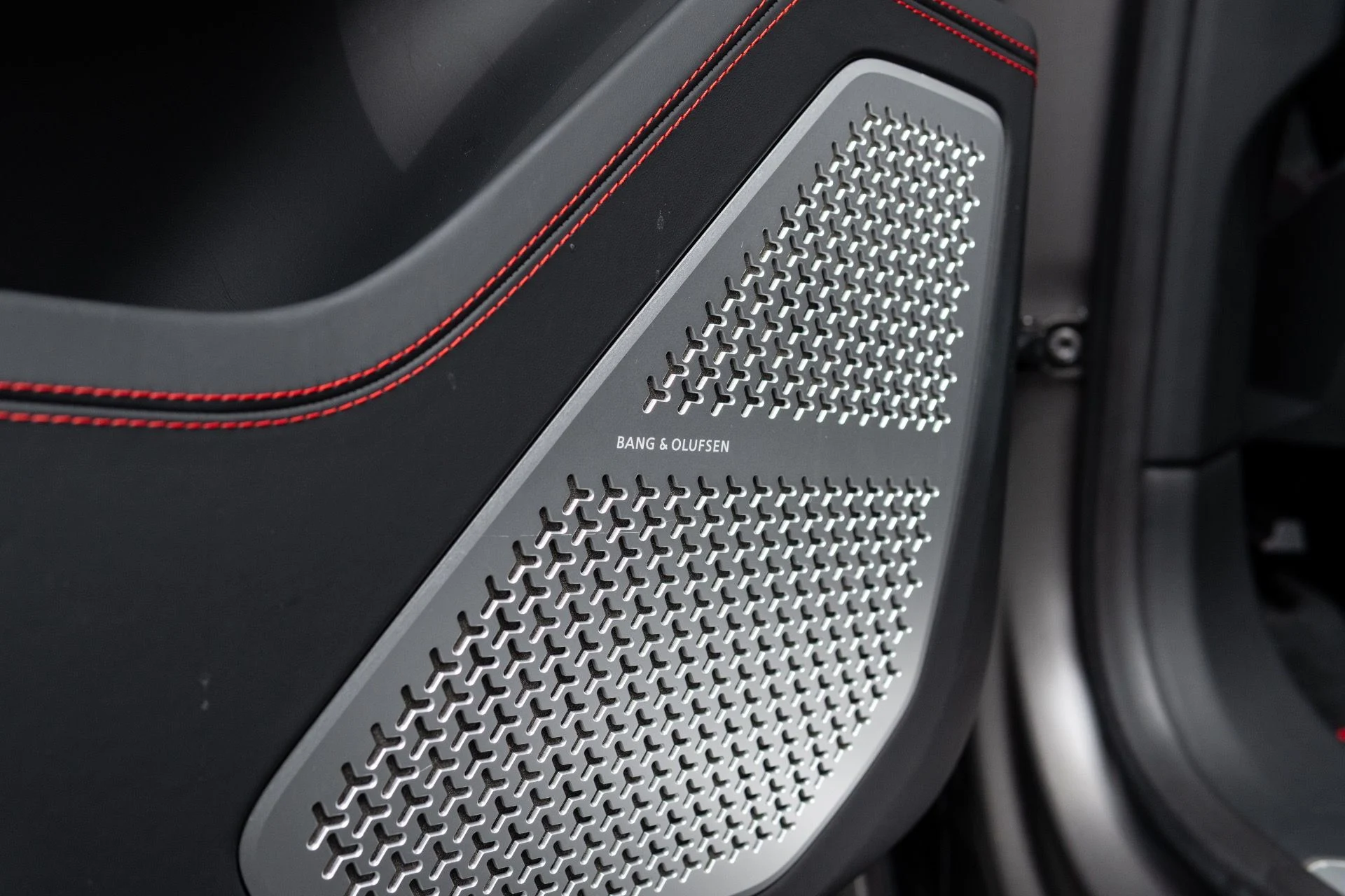 mph042_873124004_Used_2022_Lamborghini_Urus_1773951394_298a1a9fa4