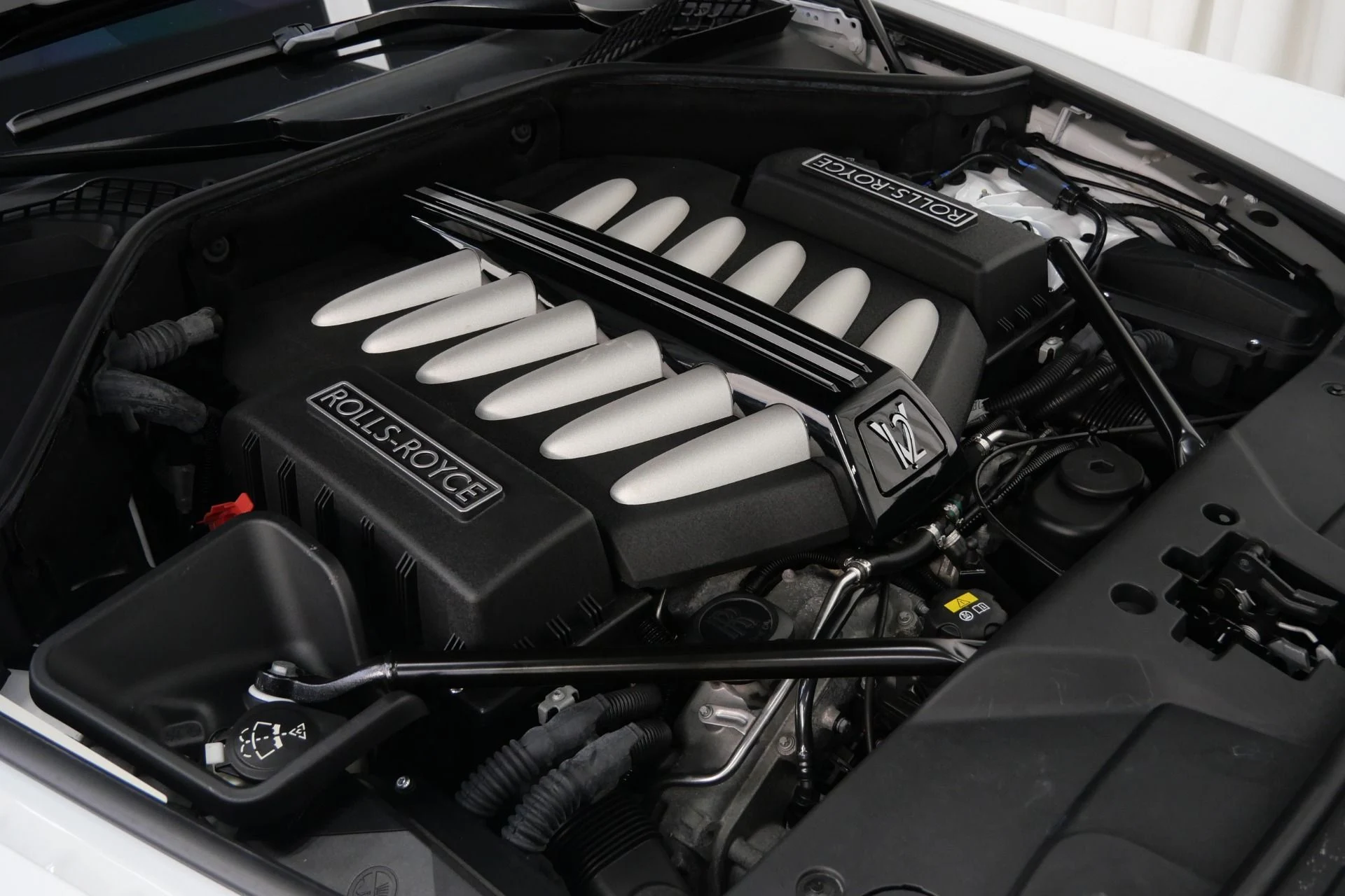 mph042_877963970_Used_2016_Rolls_Royce_Wraith_The_Wraith_Package_Canadel_Paneling_Driver_Assistance_3_1764606909_2cfc997563