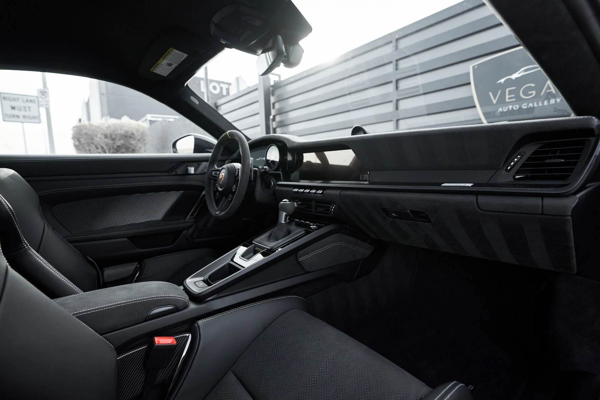 mph042_888697743_Used_2025_Porsche_911_GT_3_RS_1762914484_9bd463b306