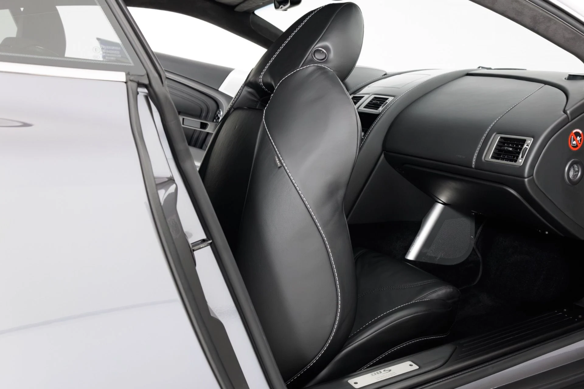 mph042_890643029_Used_2010_Aston_Martin_DBS_1792190106_16b927f24a
