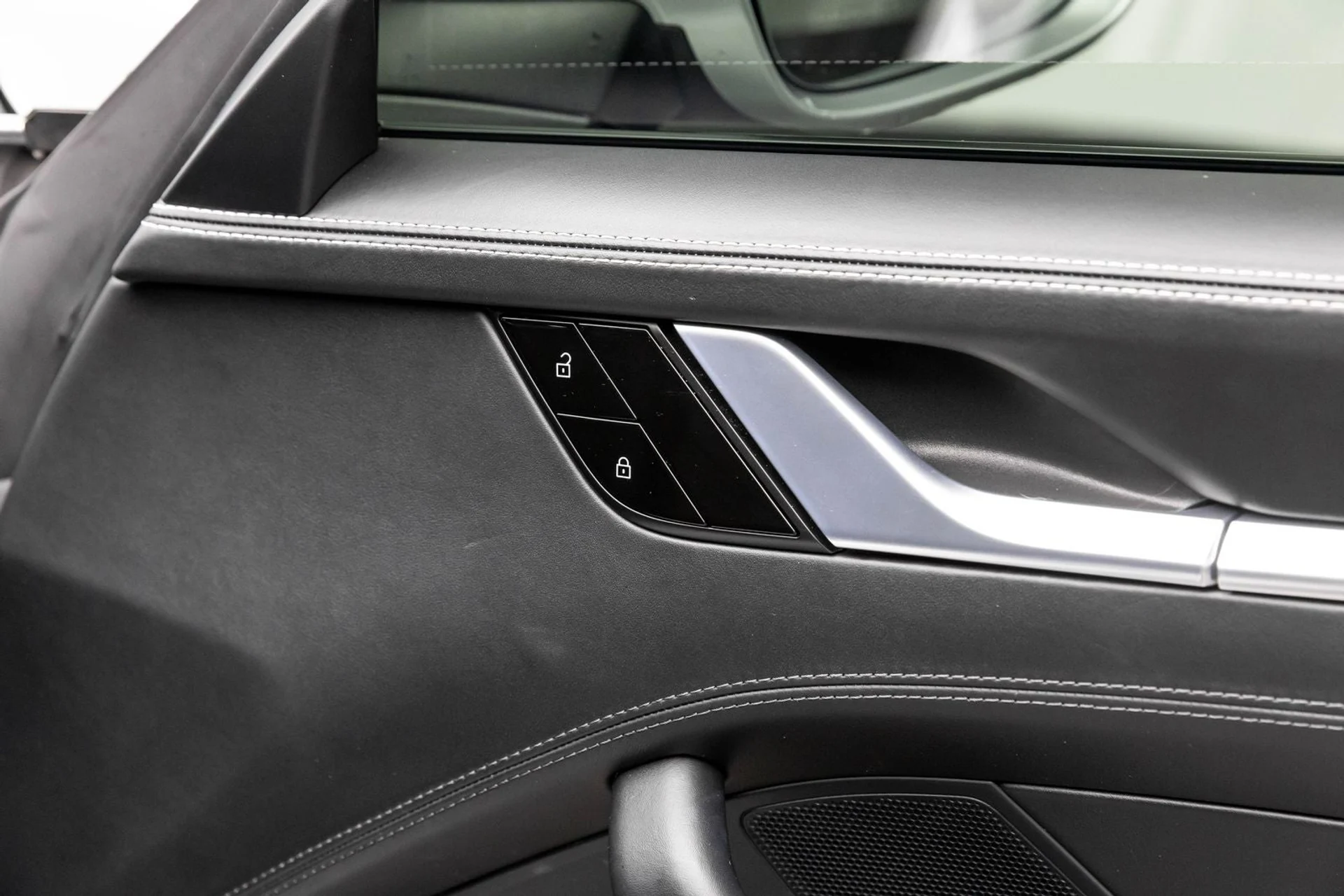 mph042_90309041_43_6fd42023da