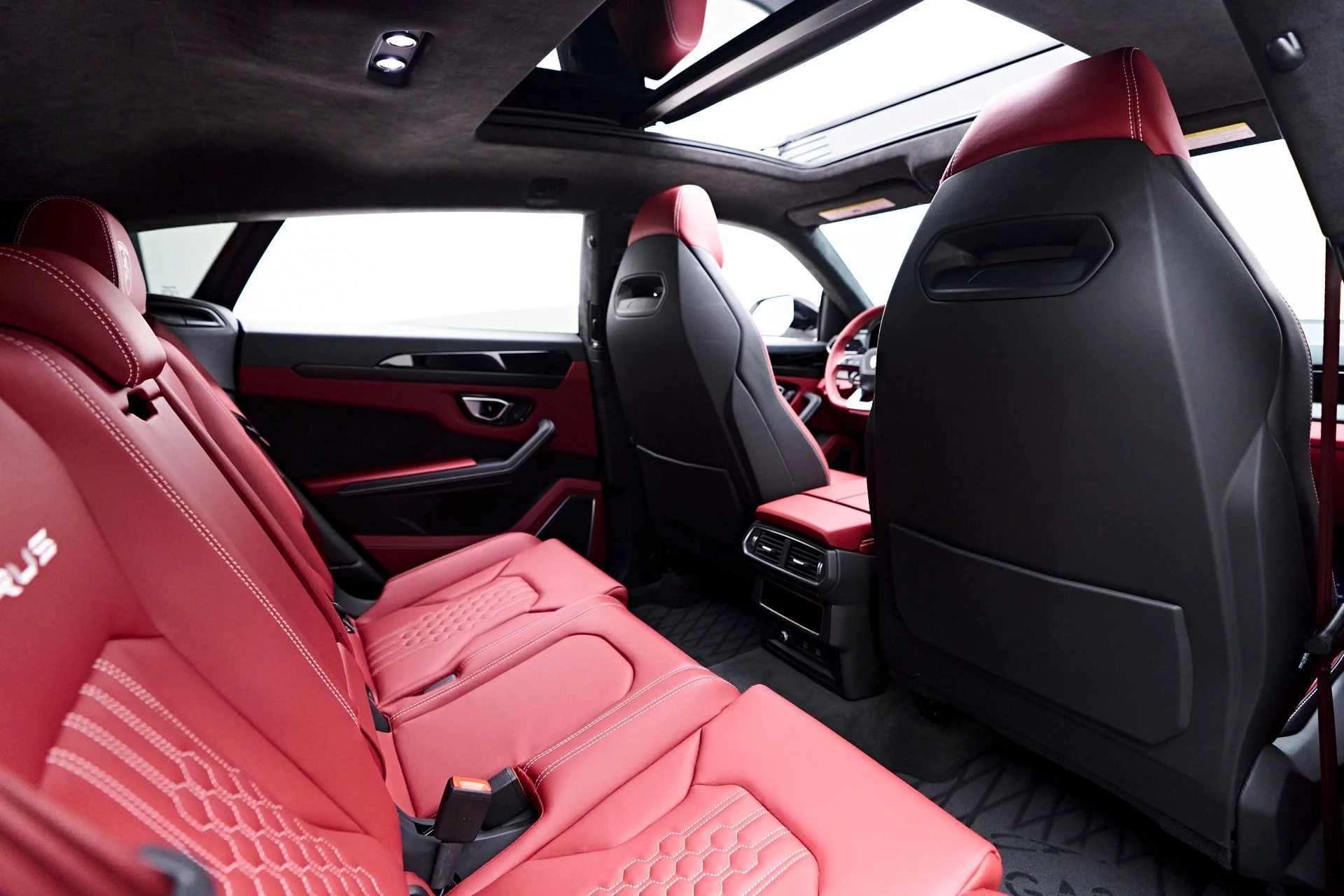 mph042_930482127_Used_2024_Lamborghini_Urus_S_1751401874_10e07d6078