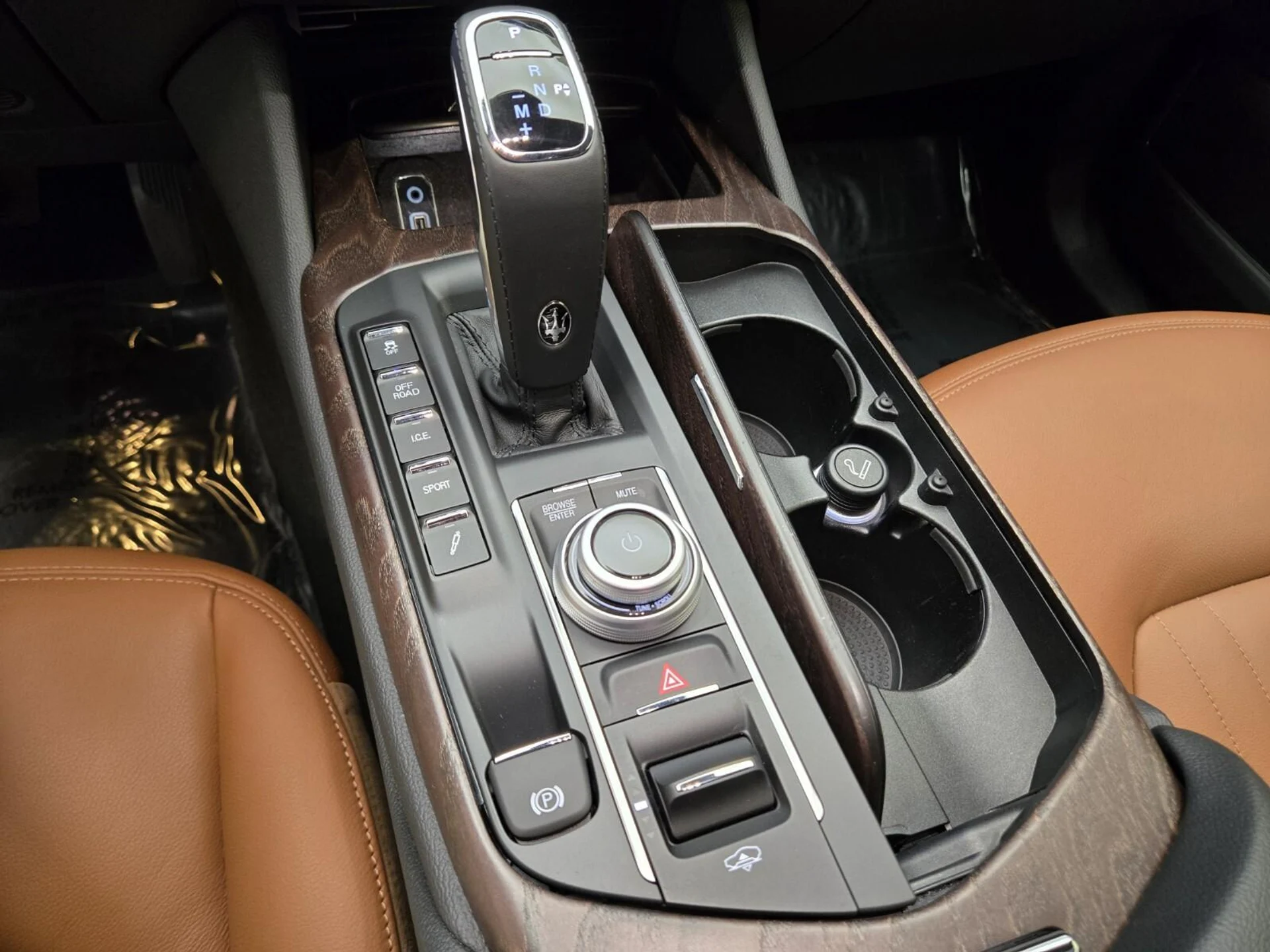 mph042_931211504_Used_2022_Maserati_Levante_GT_1768891519_2382bfc43b