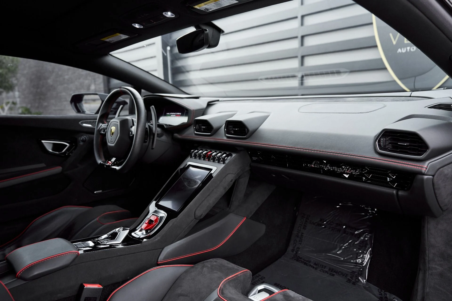 mph042_935926157_Used_2023_Lamborghini_Huracan_Tecnica_Base_1766269063_783e492983