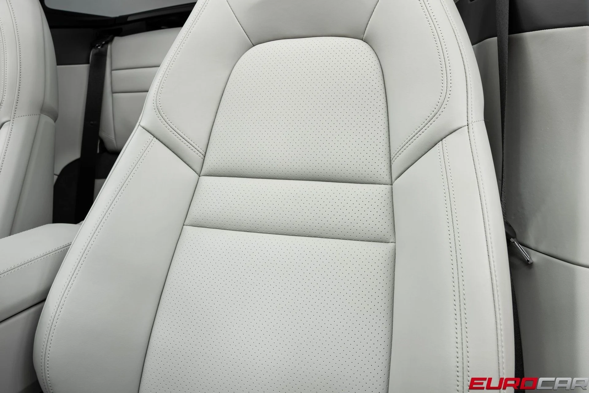 mph042_940540202_image_43_c51fb861c8