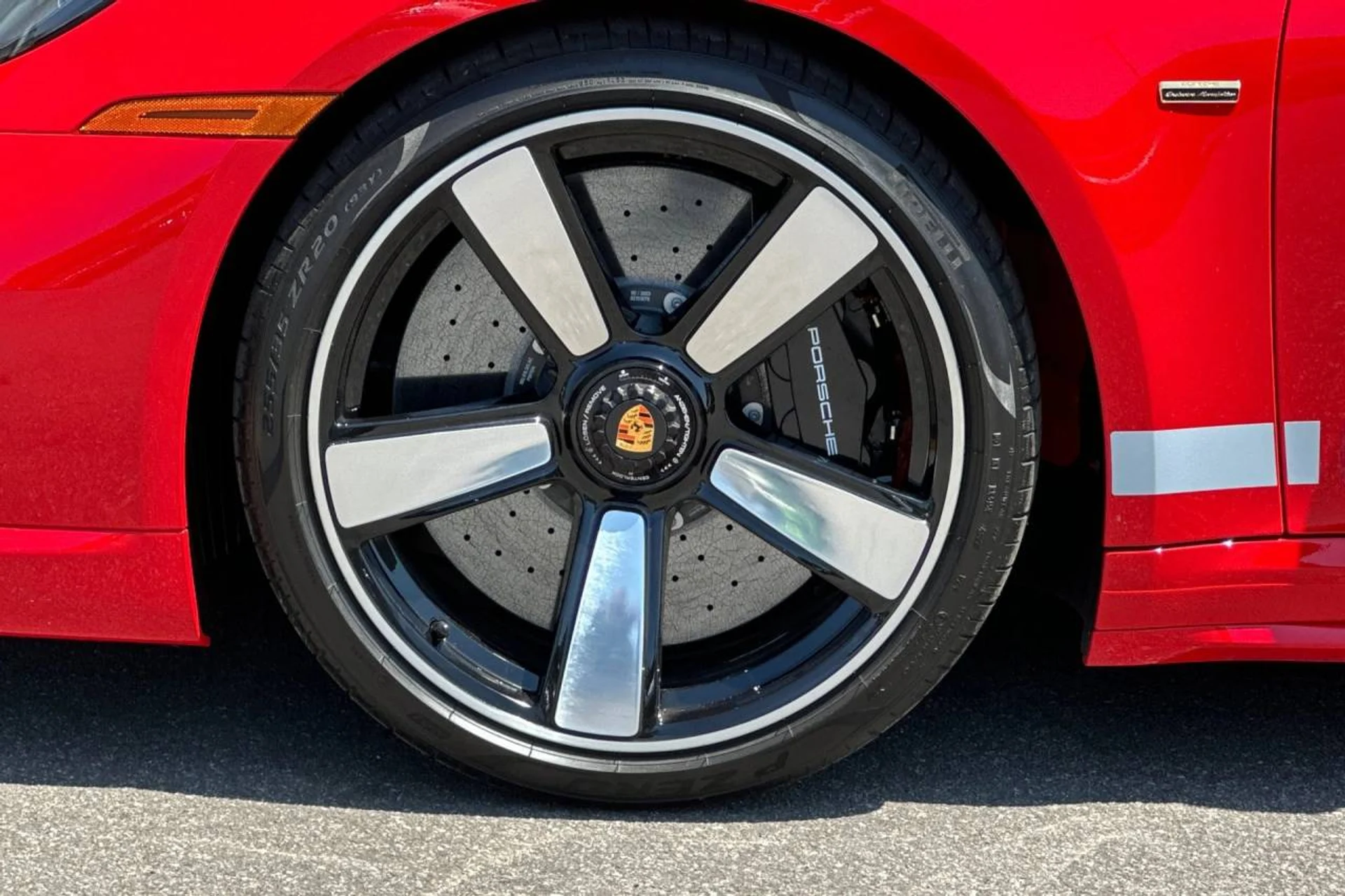 mph042_947859347_1280_2a8cd250e5