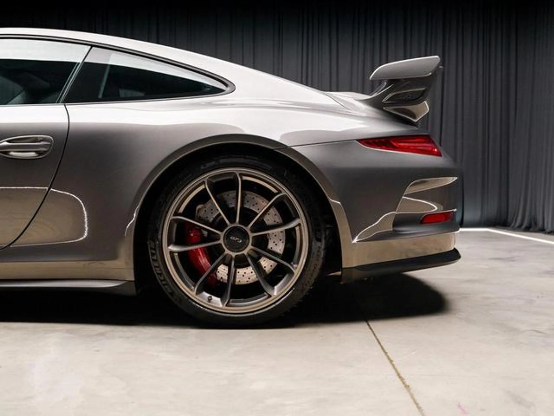 mph042_949711931_x1m5hb_ELR_3_DU_5lvd_Ugid9xf1_Bxw_955db0e6dd