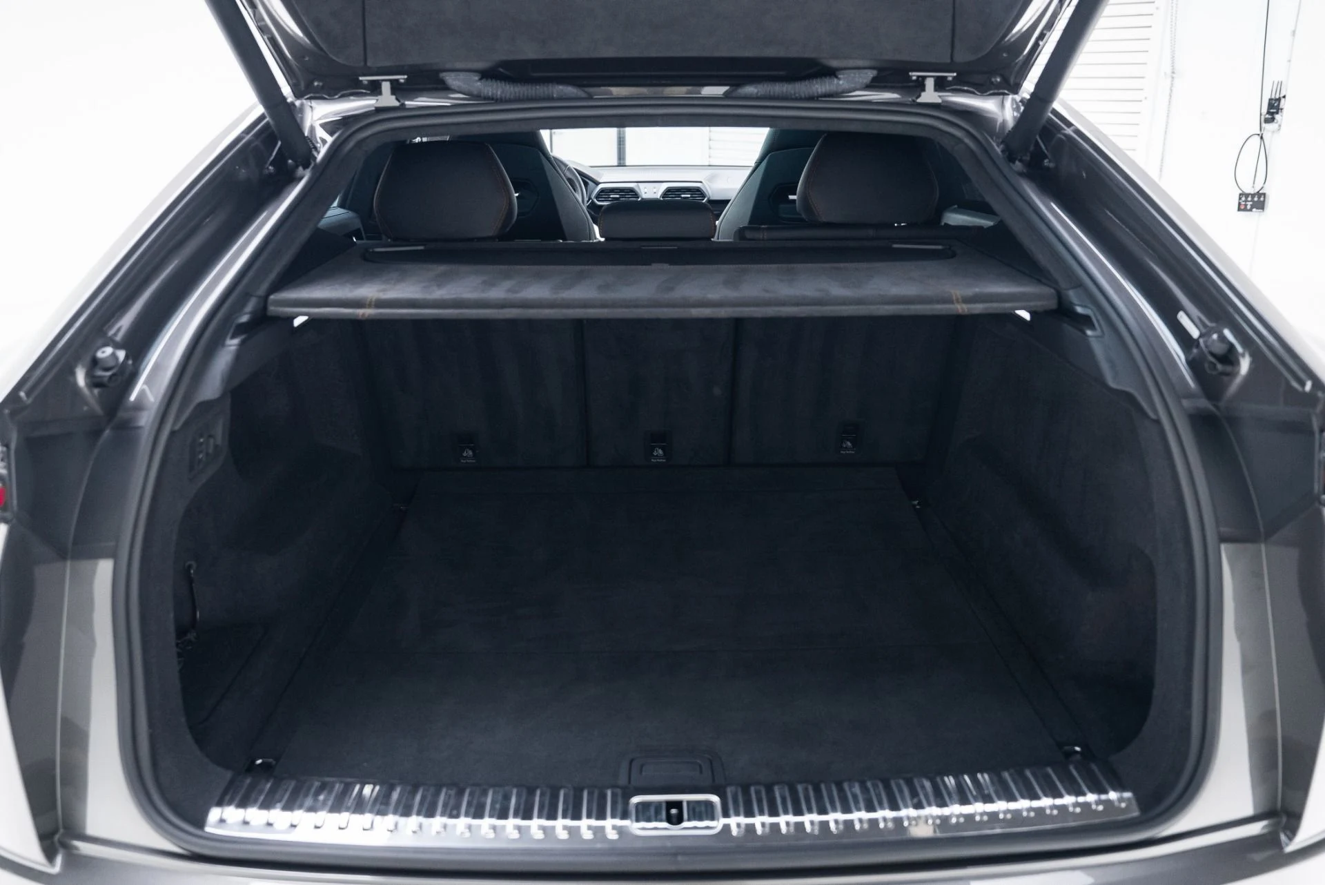 mph042_951604842_Used_2021_Lamborghini_Urus_1764807760_4c5eb15a0d