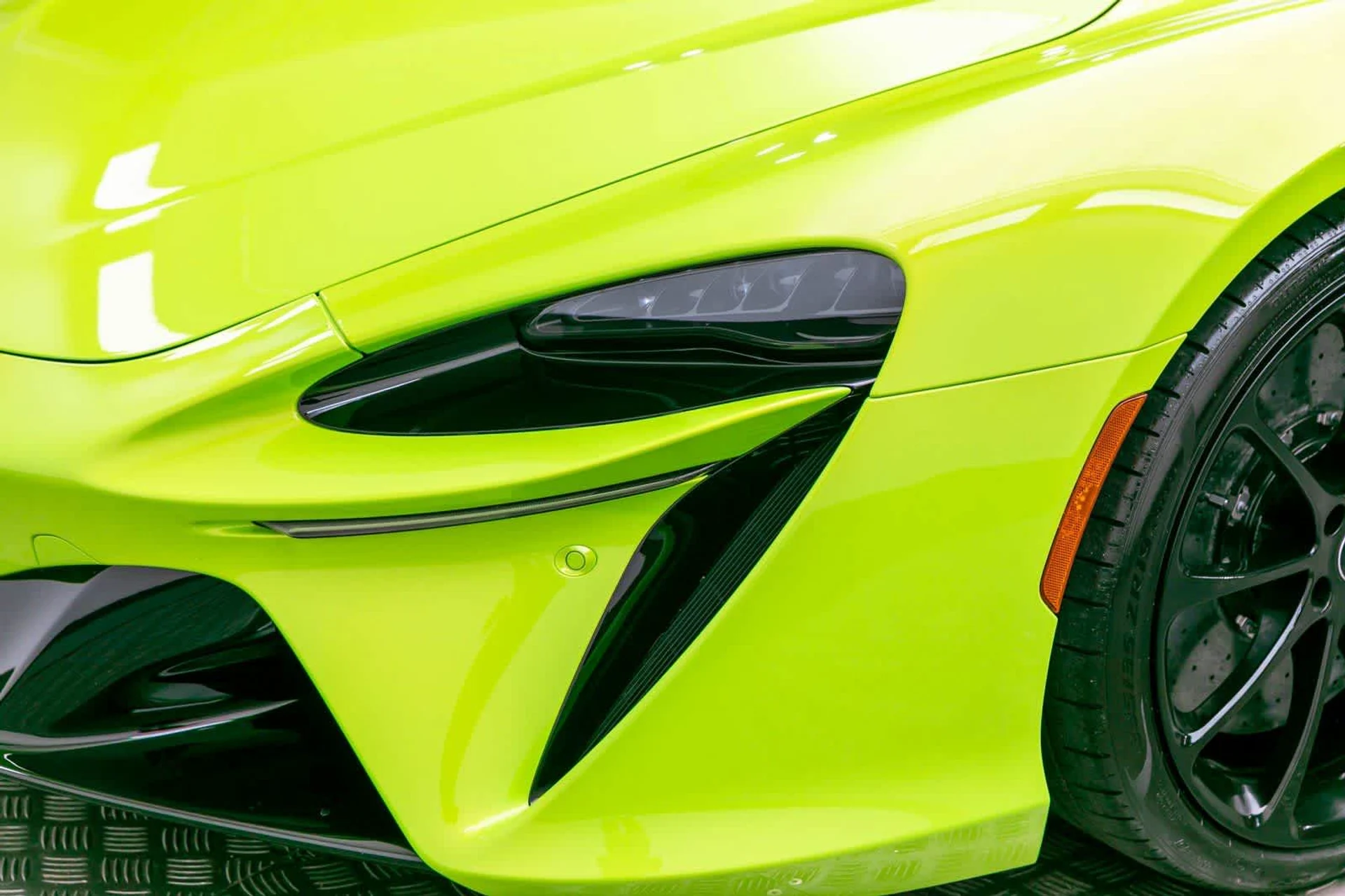 mph042_952344494_43_2c7777124d