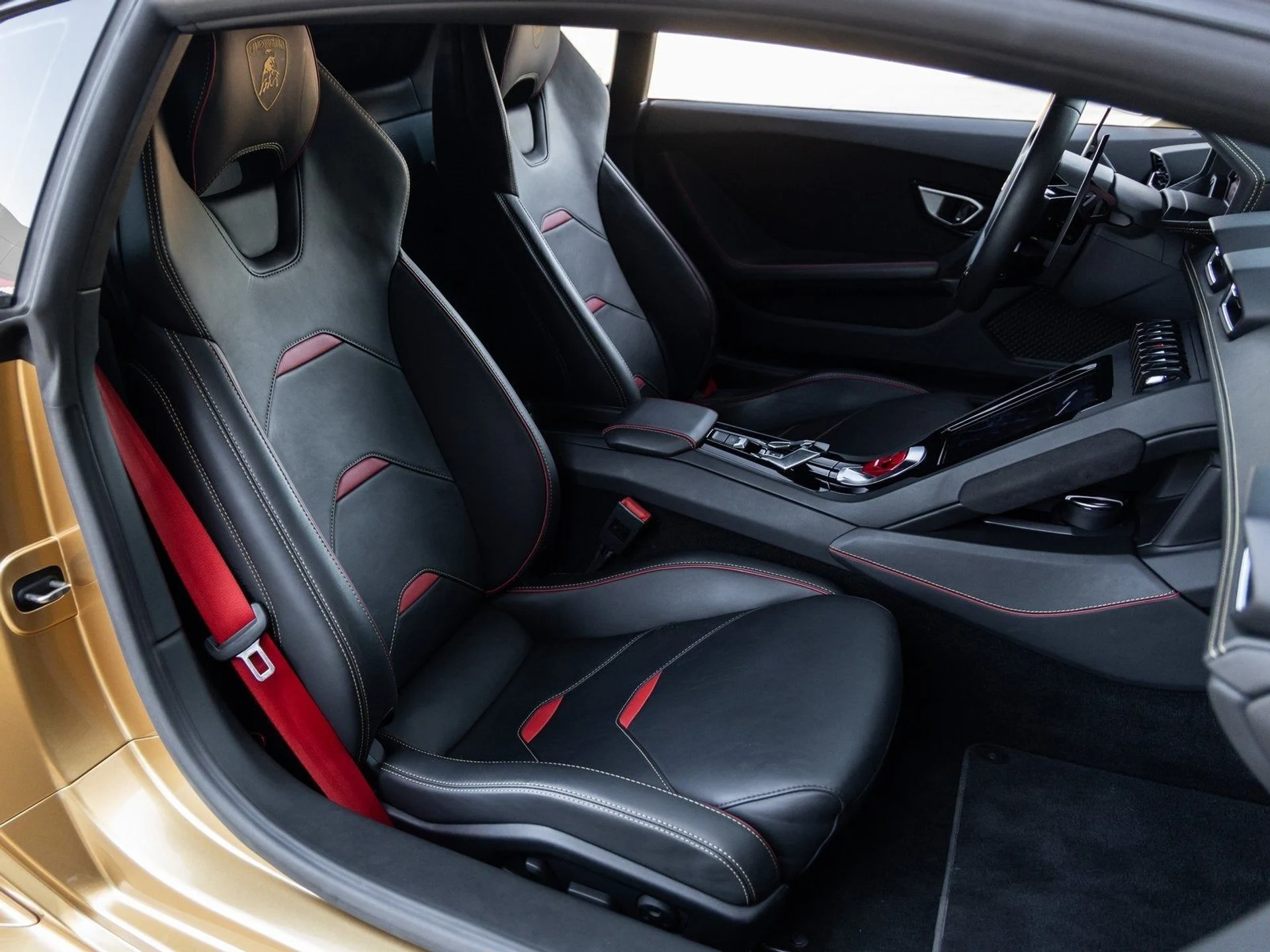 mph042_952889440_43_5ae12656bf