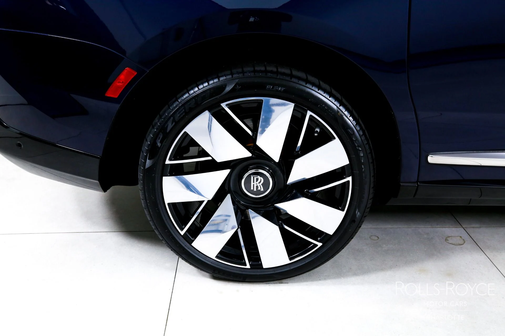 mph042_959478248_Used_2025_Rolls_Royce_Cullinan_1789143680_1653da8f54