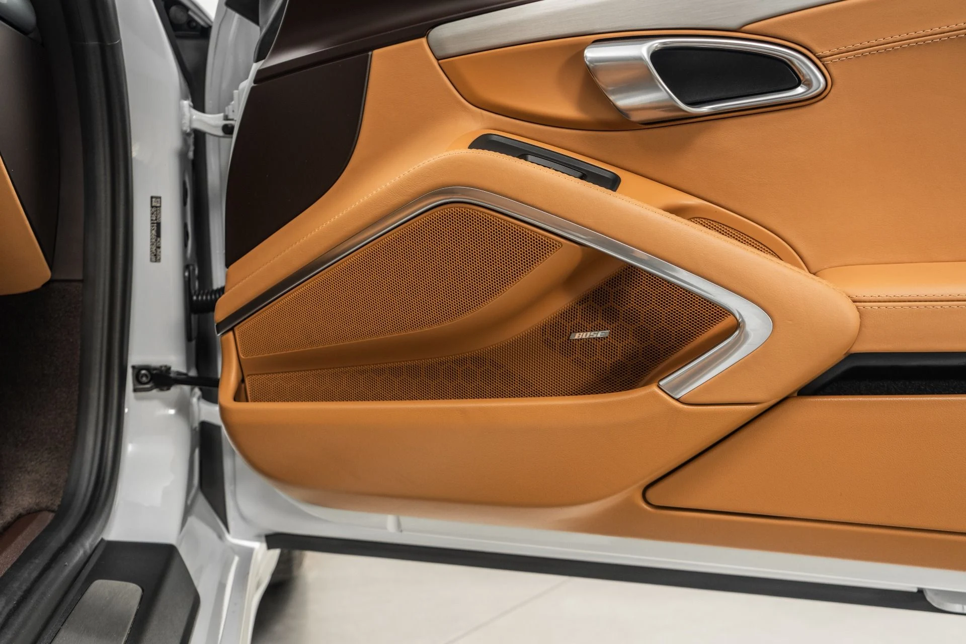 mph042_960088712_Used_2019_Porsche_911_Carrera_4_S_Sport_Package_Two_Tone_Interior_1782227287_35447bc62b
