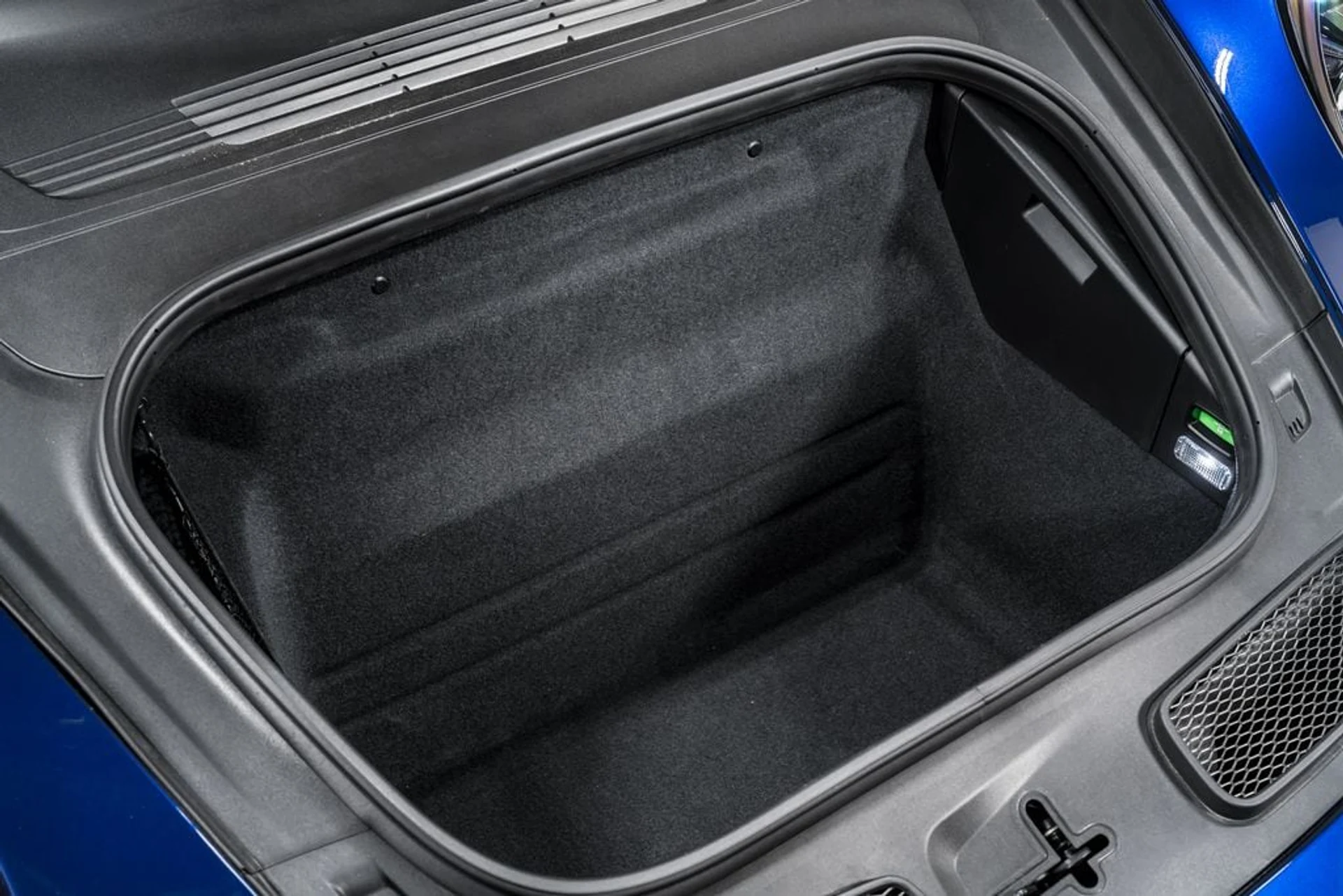 mph042_978834895_d2fcf8e9689106223468c36e75eba292x_ccaac4ca99