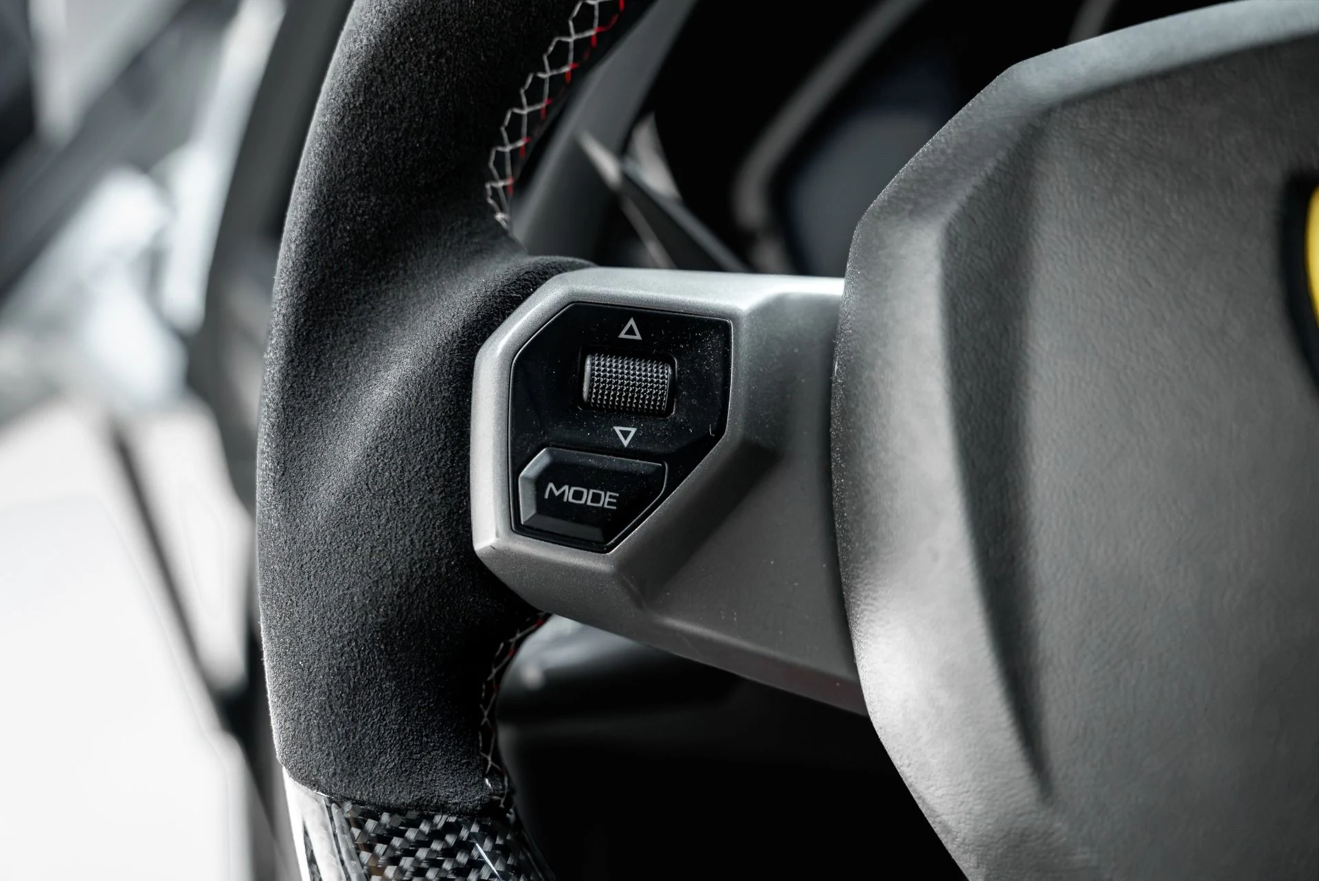 mph042_999783772_Used_2016_Lamborghini_Aventador_LP_700_4_1790099118_78bd780855