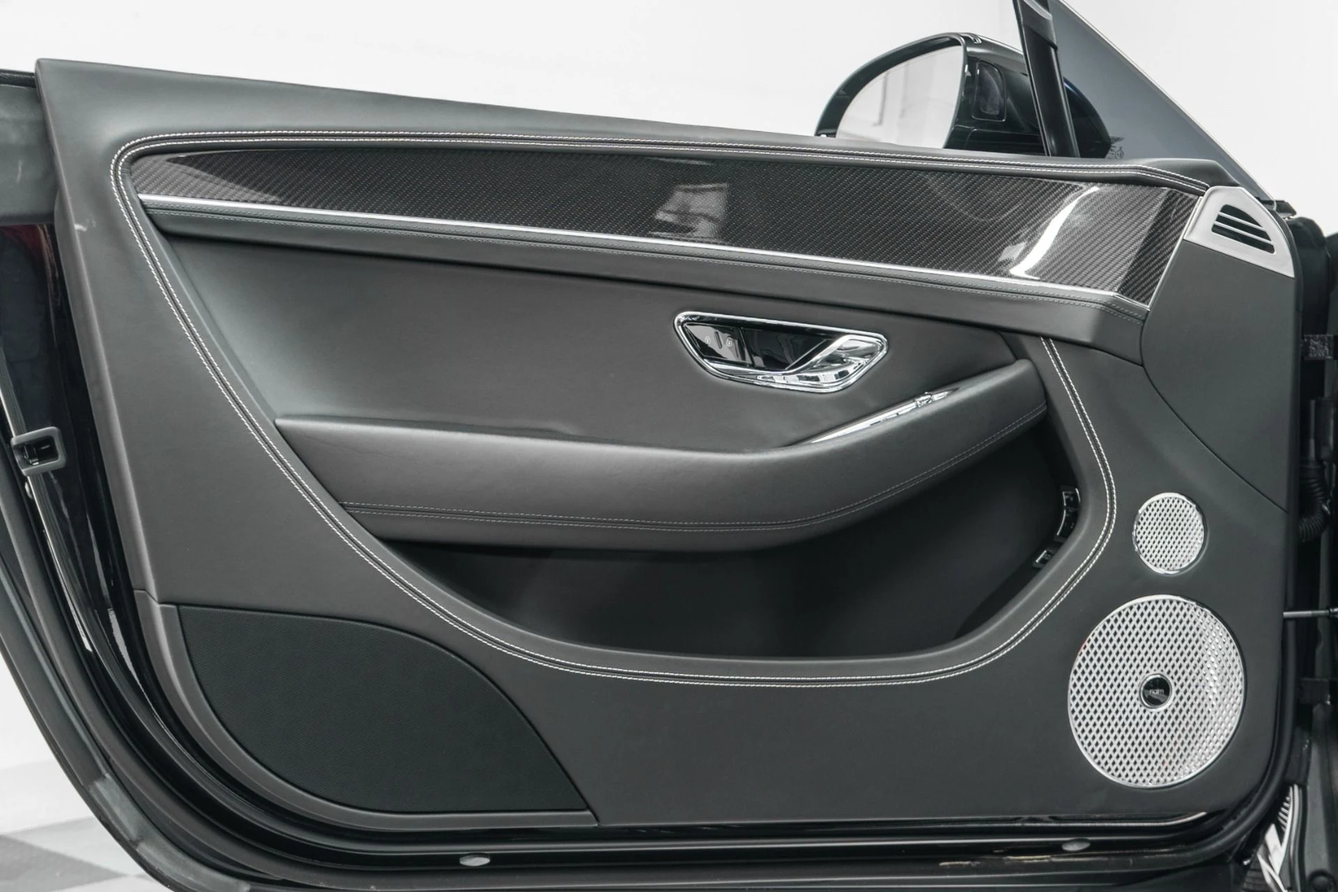 mph043_1017948256_Used_2023_Bentley_Continental_GTC_S_V8_1775843308_fde9c75587