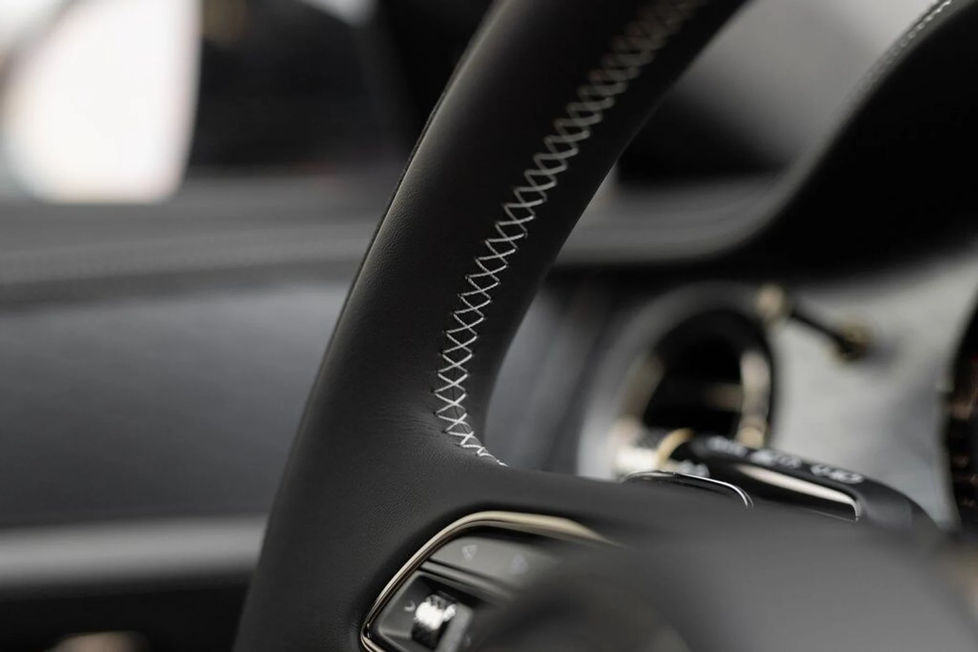 mph043_1051339668_aeae1b68bad64122f4f84b11ab6b19edx_cd2240c647