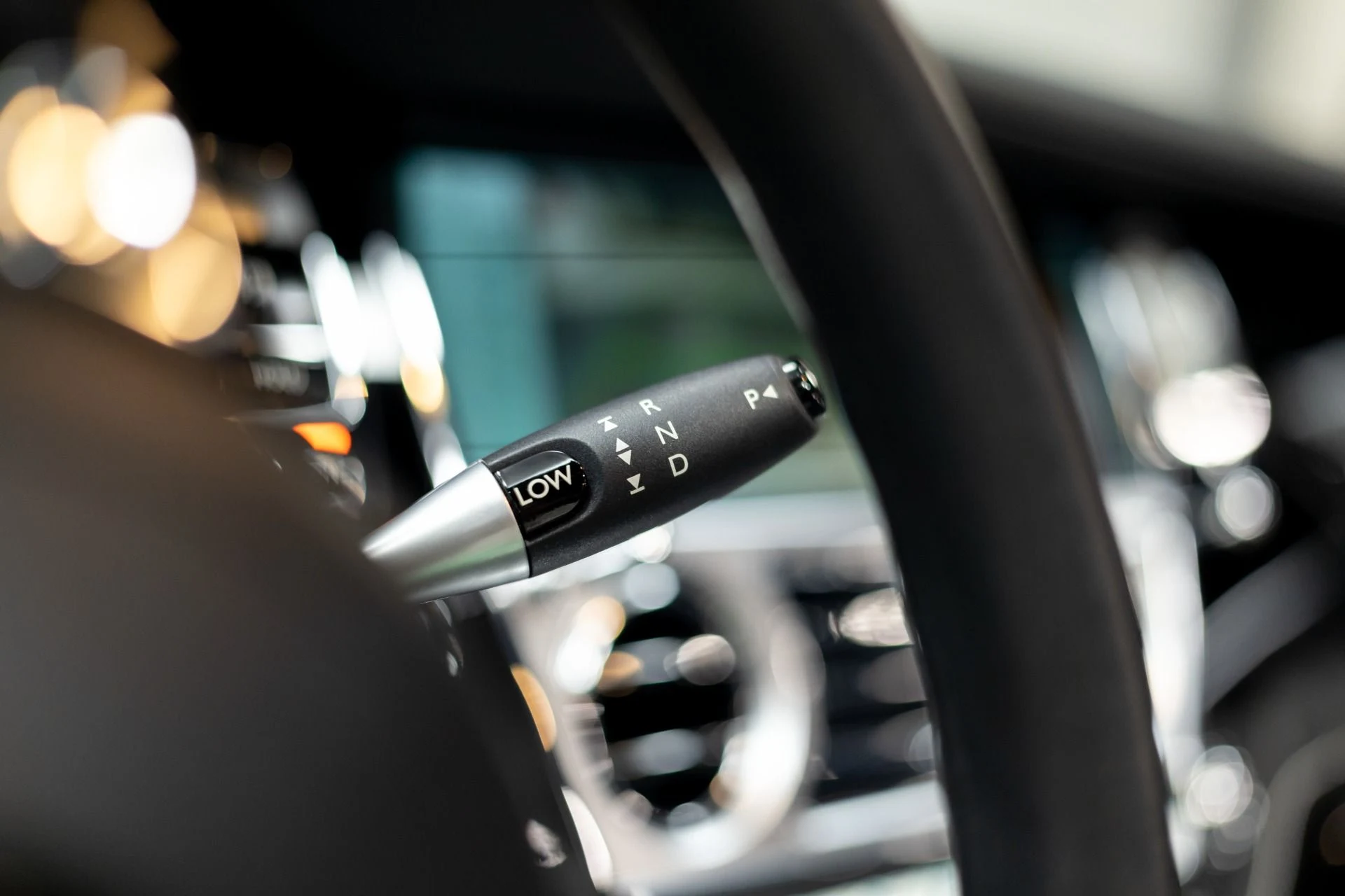 mph043_1051578119_Used_2015_Rolls_Royce_Ghost_1760219601_a35183c3ff