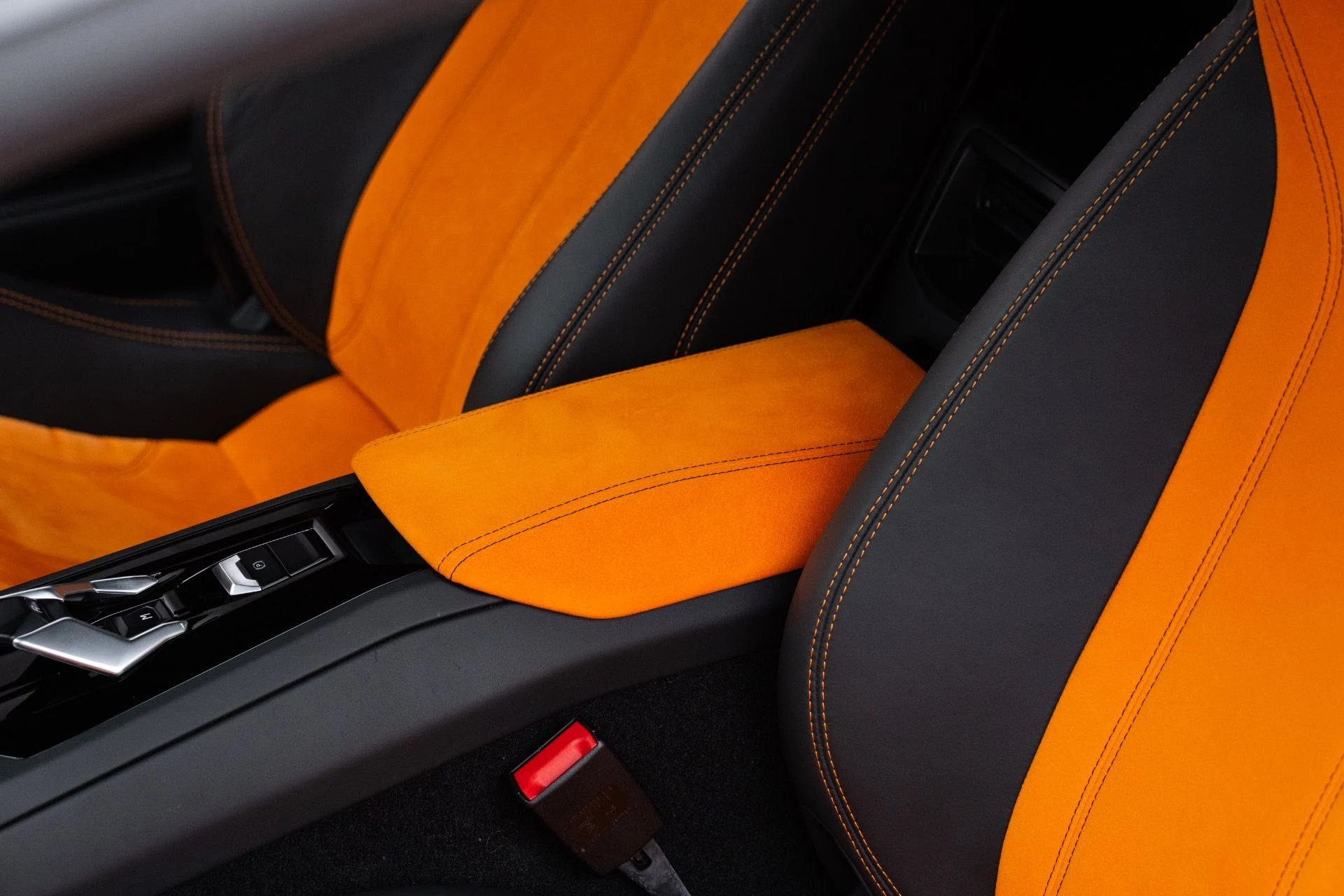 mph043_105402852_Used_2016_Lamborghini_Huracan_LP_610_4_1780109643_d80e808e20
