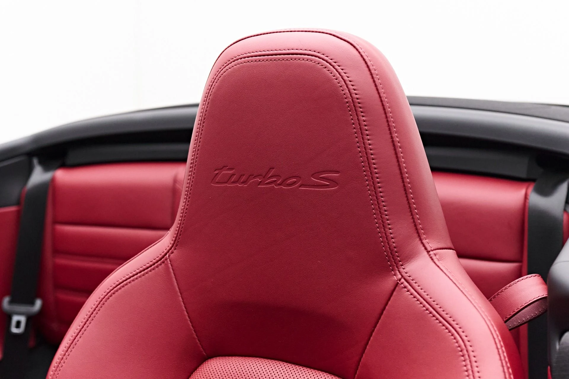mph043_1064383735_Used_2022_Porsche_911_Turbo_S_1710196275_ec5f653909